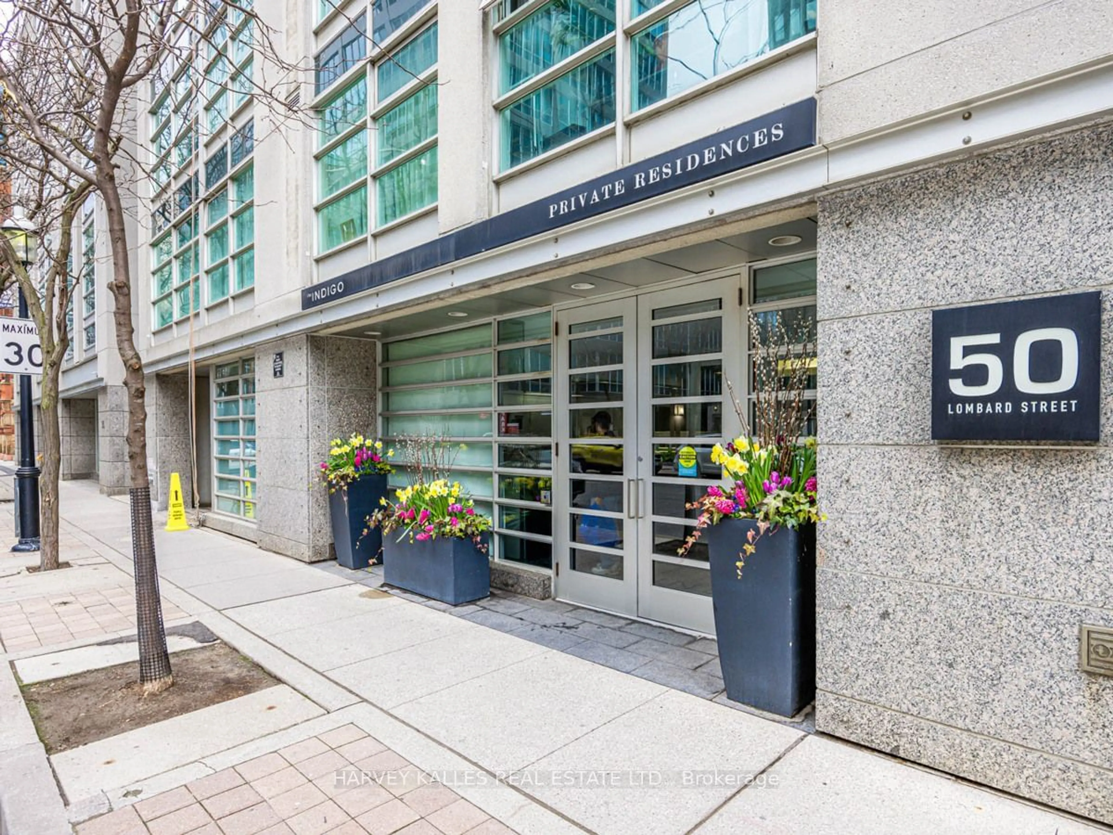 Indoor entryway for 50 Lombard St #2101, Toronto Ontario M5C 2X4