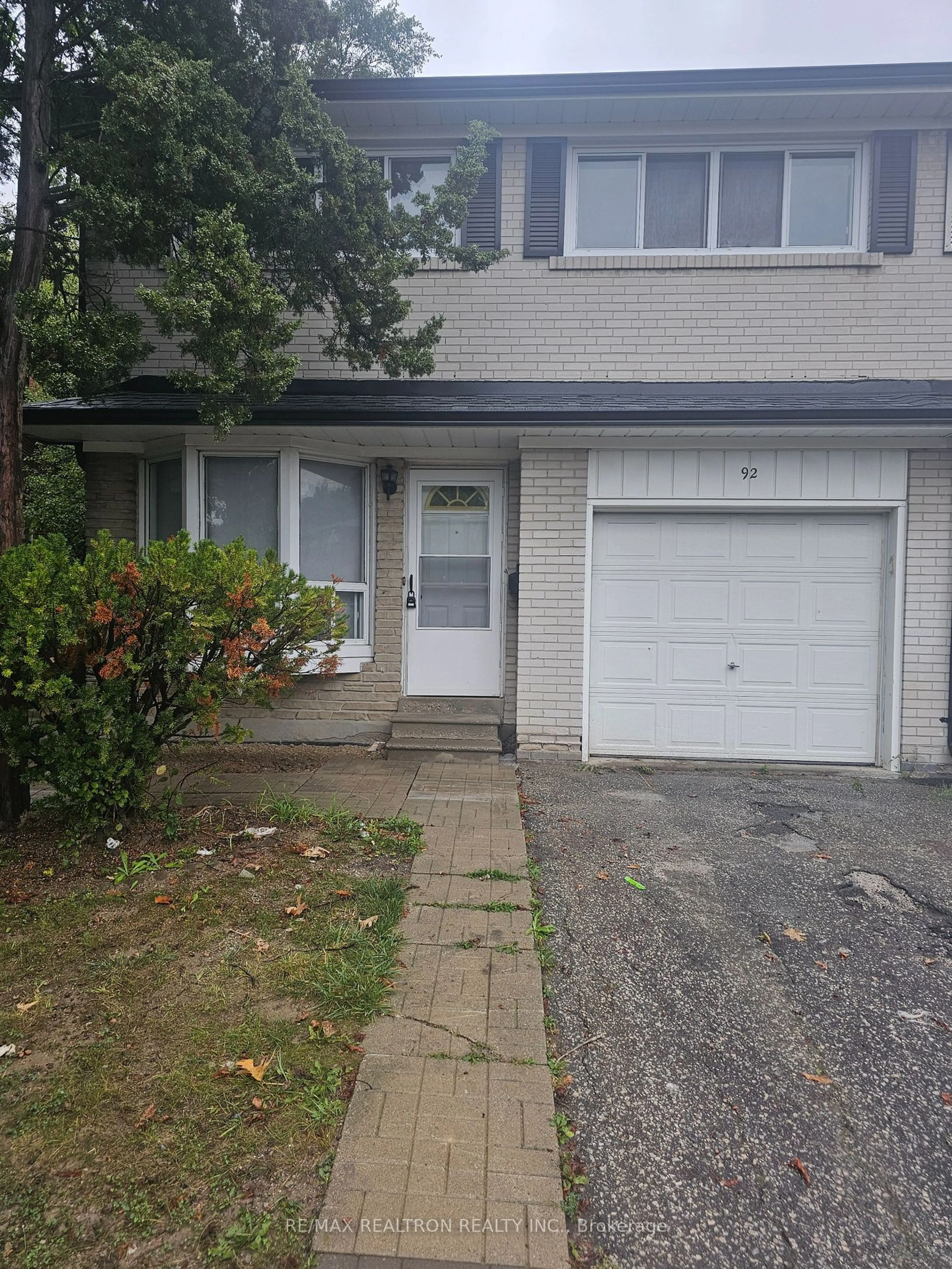 A pic from exterior of the house or condo, cottage for 92 Tanjoe Cres, Toronto Ontario M2M 1P7