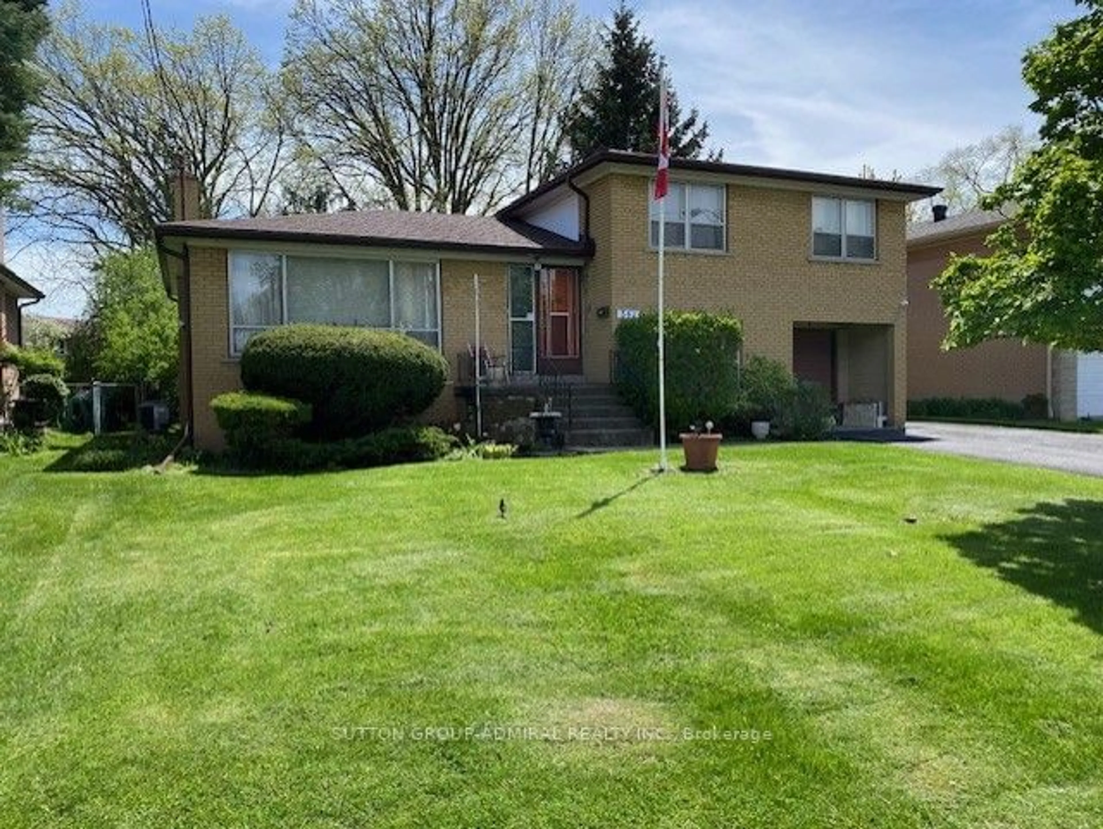 Frontside or backside of a home, the fenced backyard for 341 Pleasant Ave, Toronto Ontario M2R 2R3