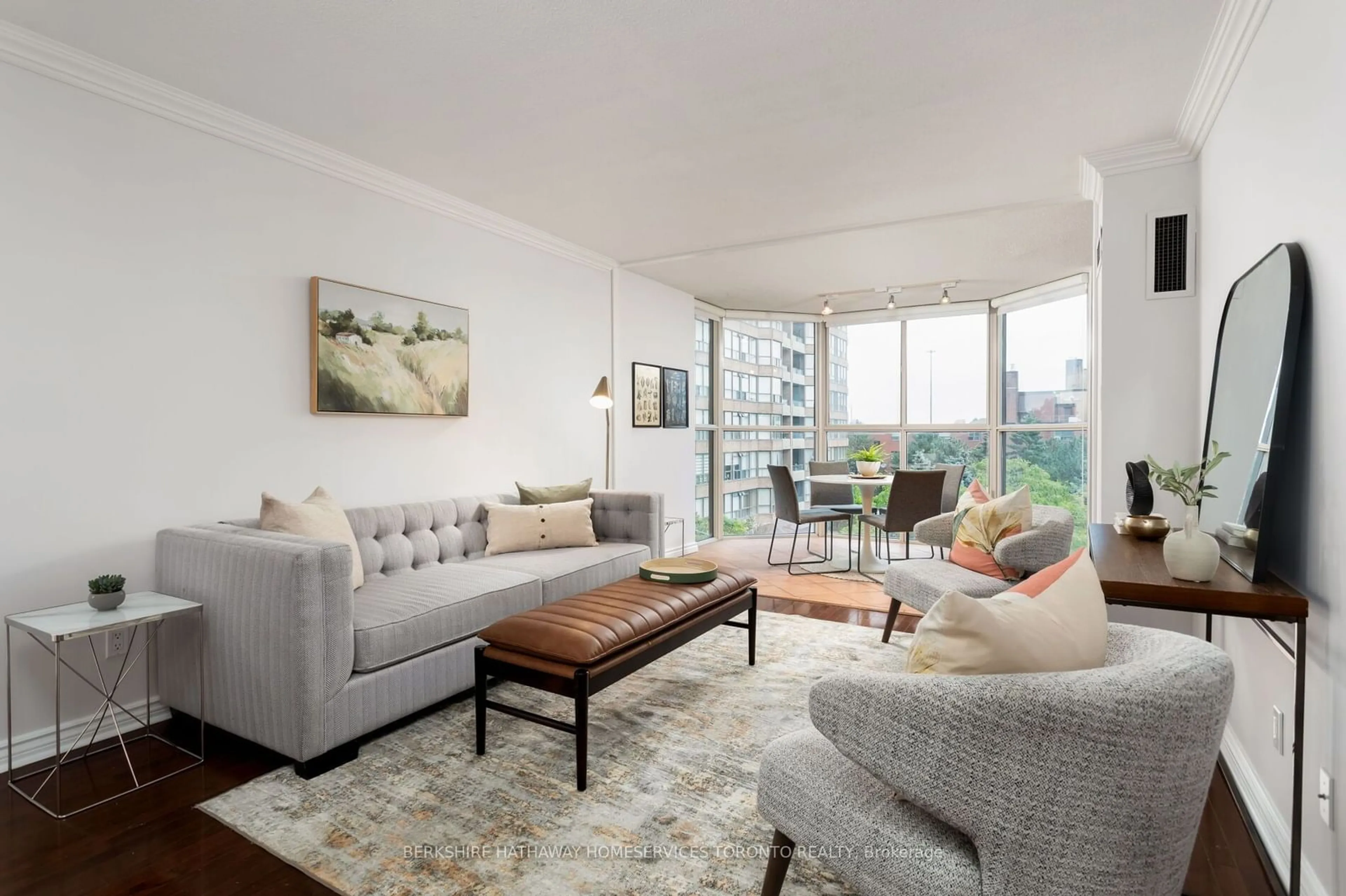 Living room for 271 Ridley Blvd #405, Toronto Ontario M5M 4N1