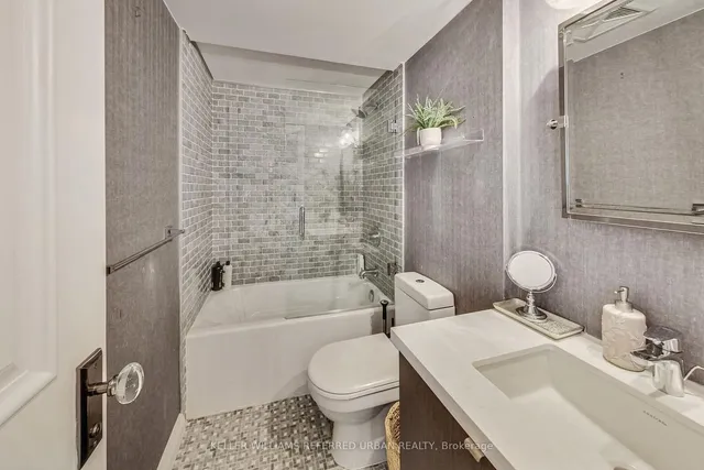 Additional property image - 155 Yorkville Ave Unit 413