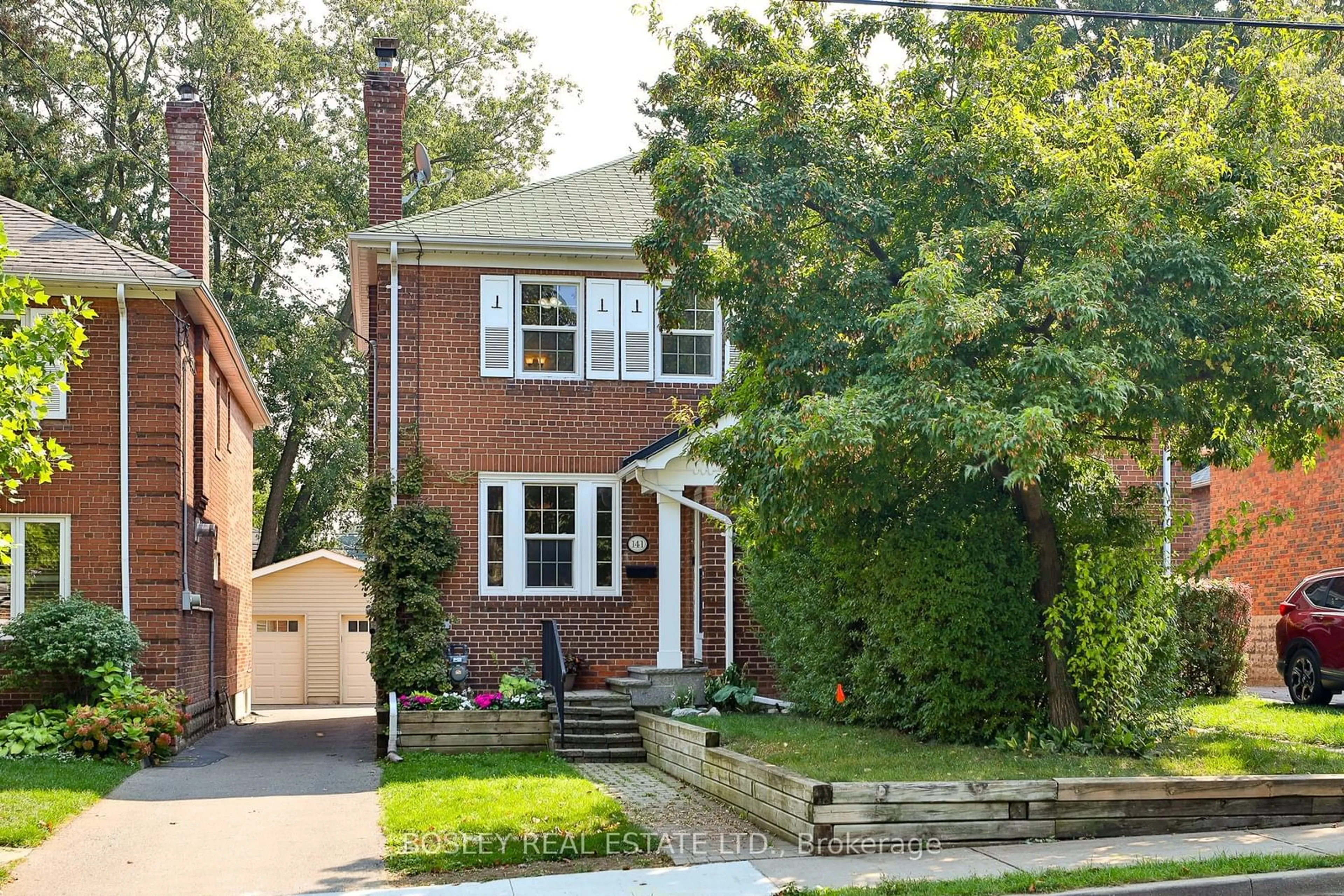 Home with brick exterior material for 141 Sutherland Dr, Toronto Ontario M4G 1H8