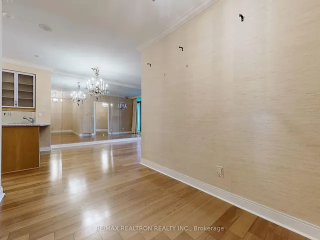 Additional property image - 18 Yorkville Ave Unit 2504