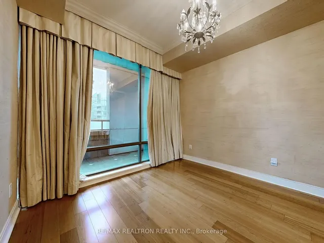 Additional property image - 18 Yorkville Ave Unit 2504