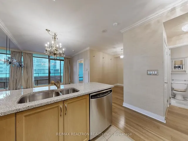 Additional property image - 18 Yorkville Ave Unit 2504