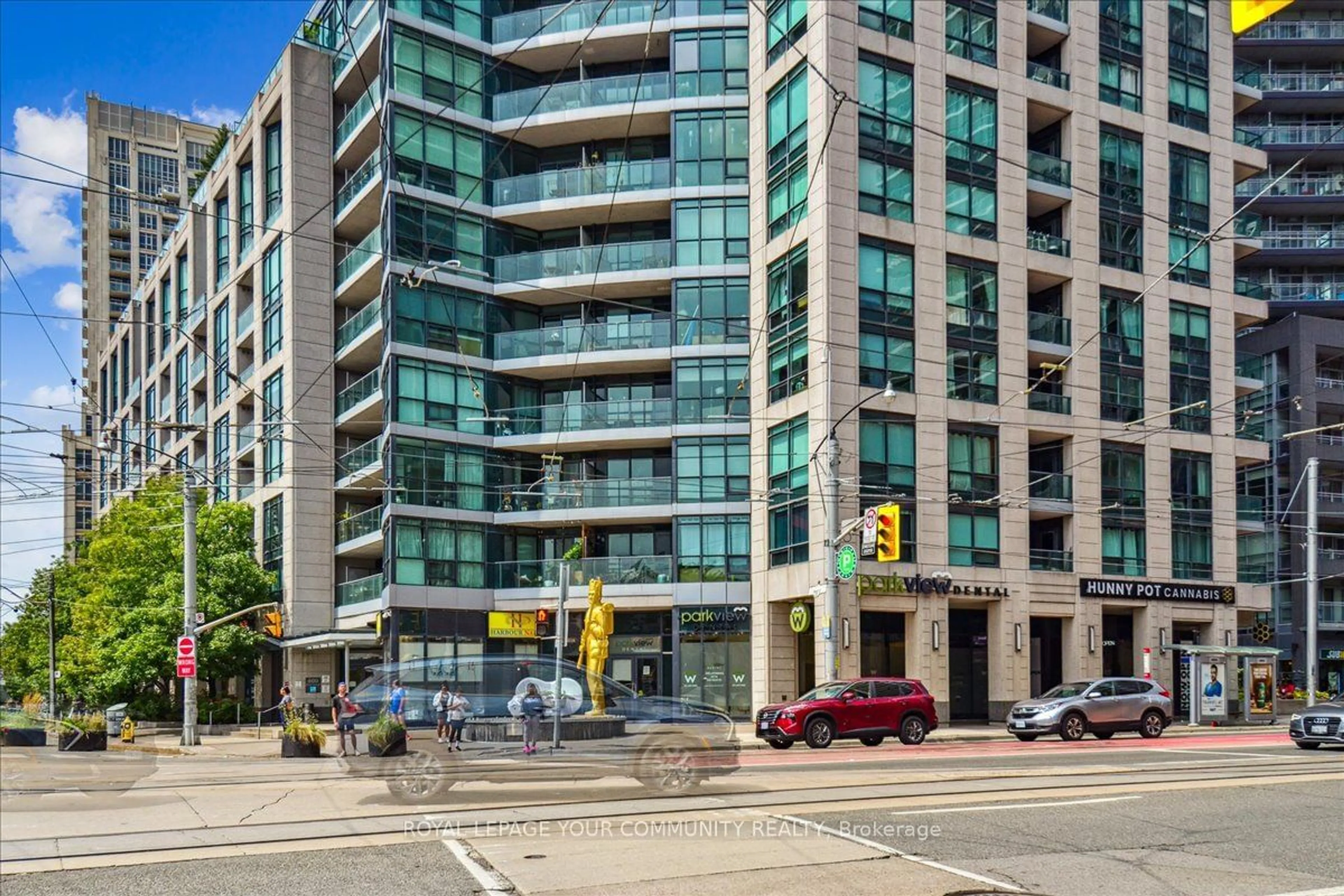 A pic from exterior of the house or condo for 600 Fleet St #1810, Toronto Ontario M5V 1B7