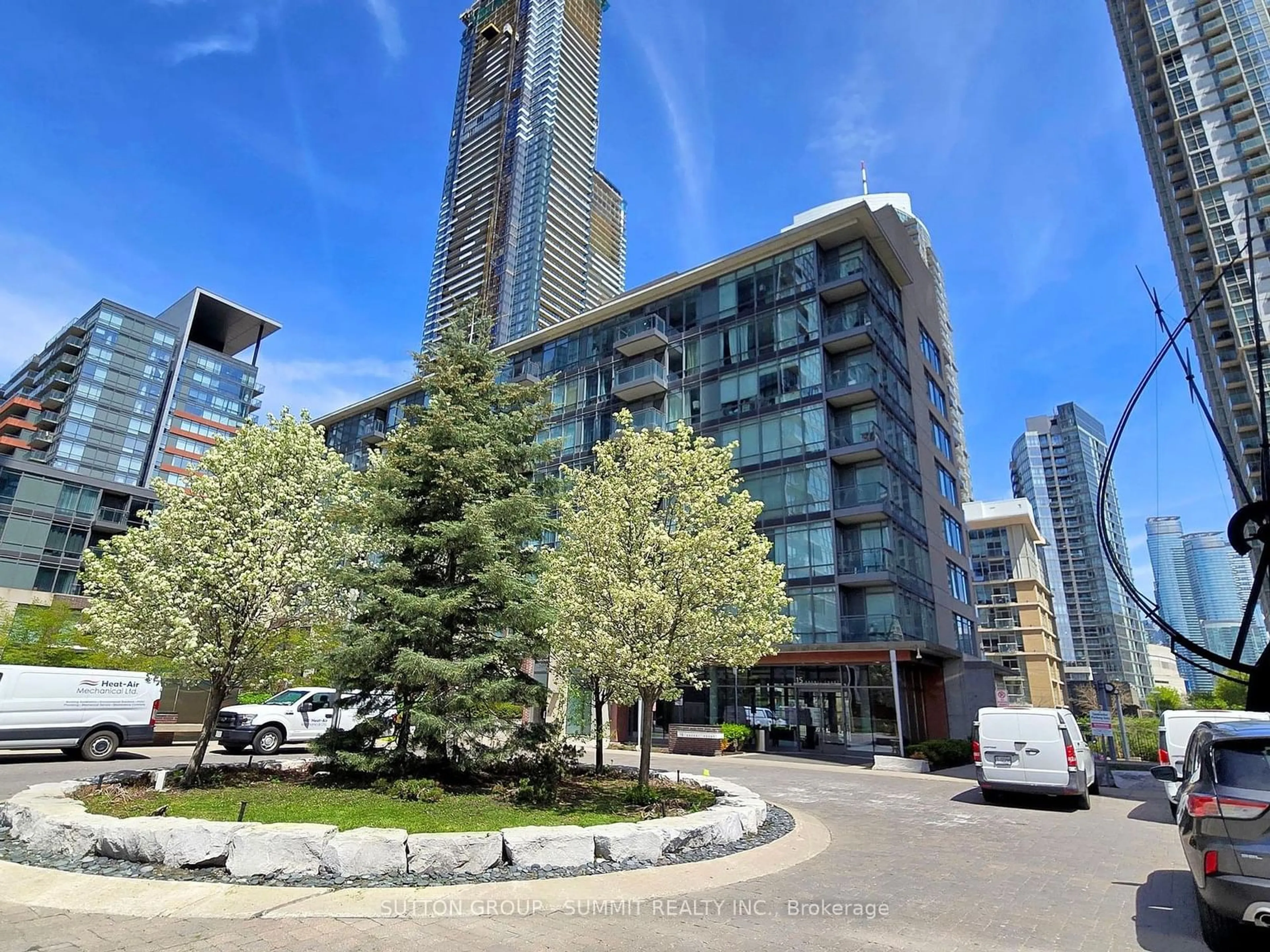 A pic from exterior of the house or condo, the street view for 15 Brunel Crt #523, Toronto Ontario M5V 3Y7