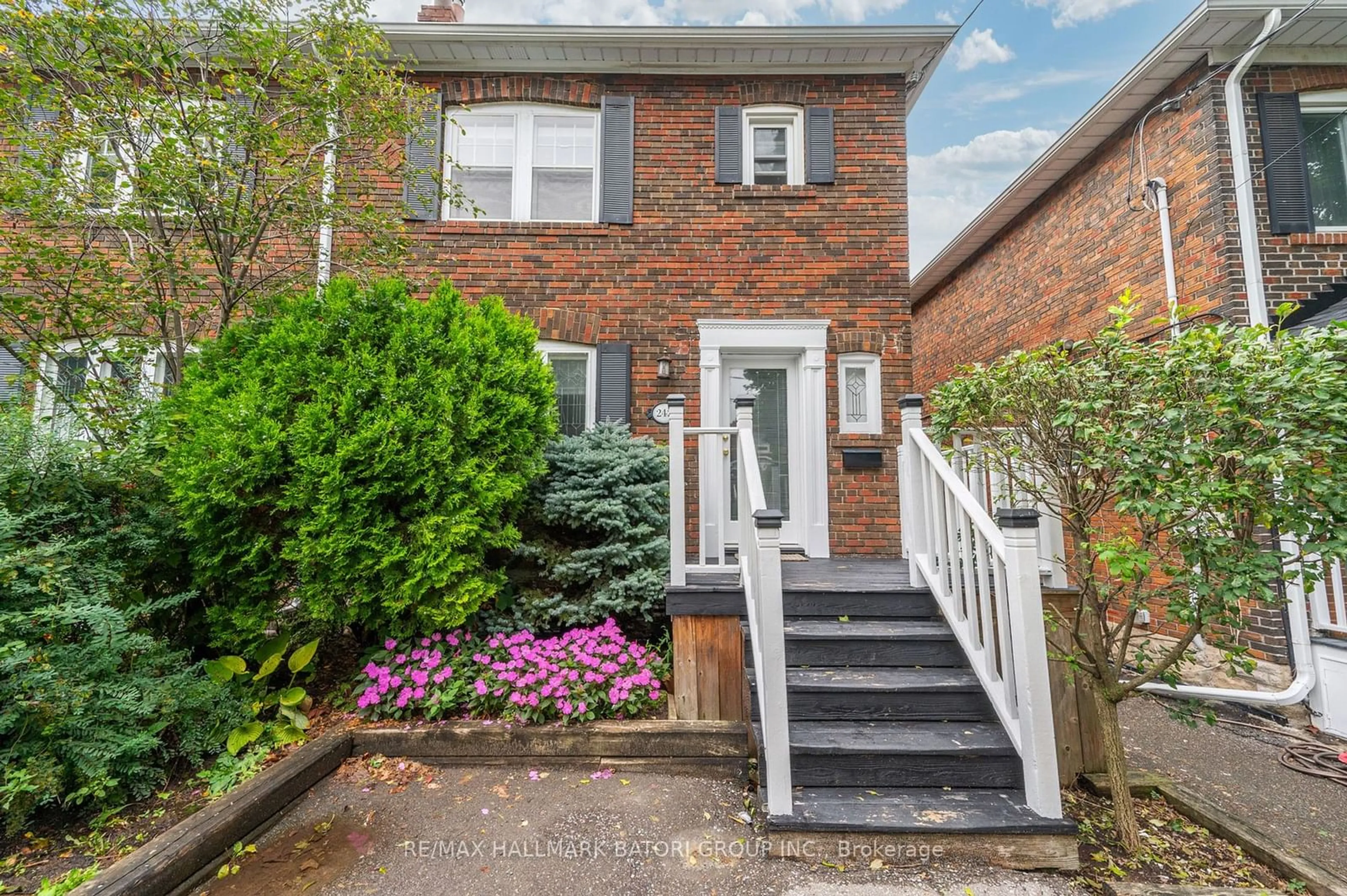 Home with brick exterior material for 242 Castlefield Ave, Toronto Ontario M4R 1G7