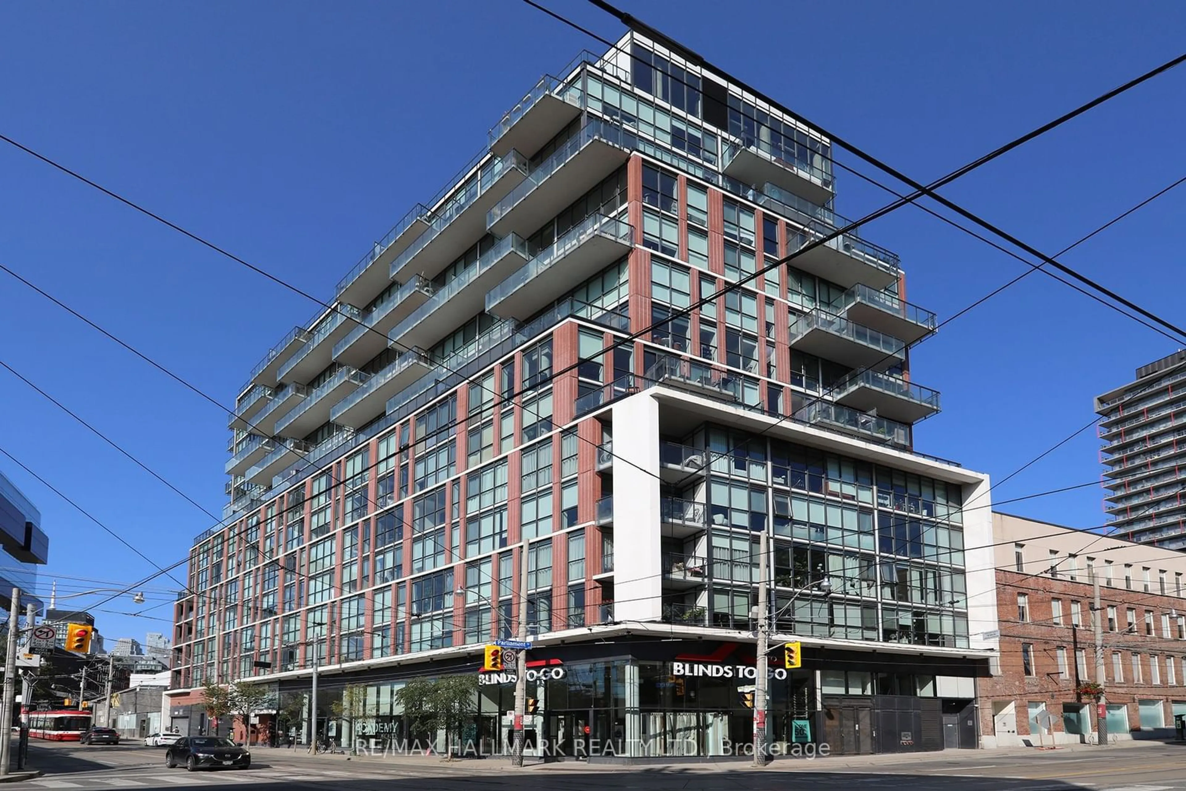 A pic from exterior of the house or condo for 318 King St #1104, Toronto Ontario M5A 0C1