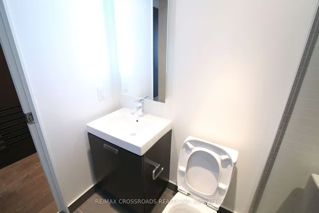 Additional property image - 629 King St Unit 720