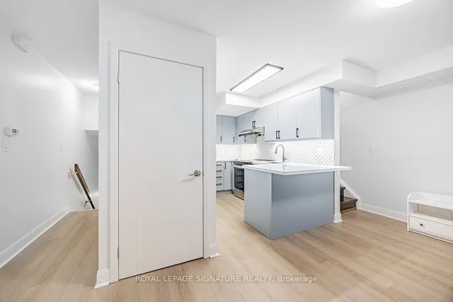 Additional property image - 415 Jarvis St Unit 401