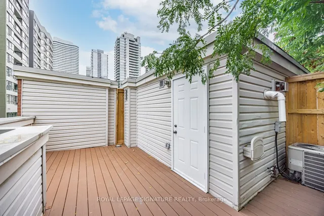 Additional property image - 415 Jarvis St Unit 401