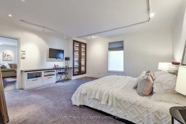 Additional property image - 136 Farnham Ave