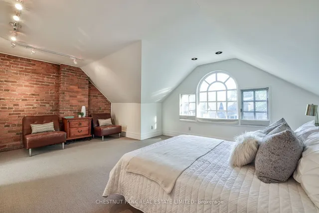 Additional property image - 136 Farnham Ave