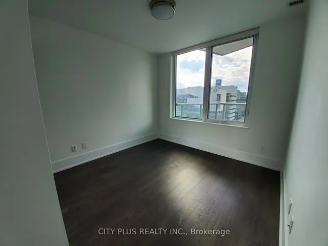 Additional property image - 15 Merchants' Wharf Unit 841