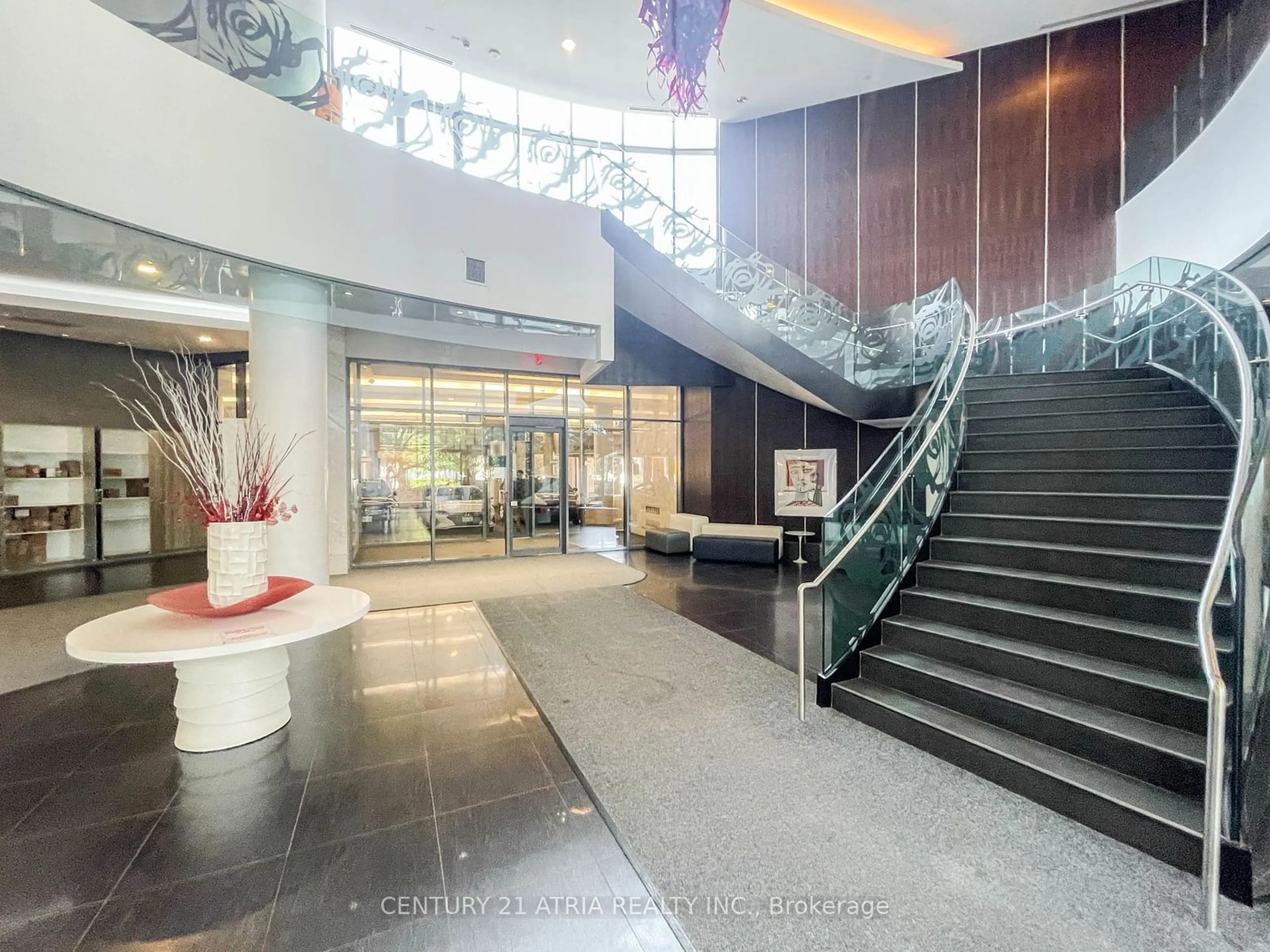 Indoor lobby for 5168 Yonge St #LPH205, Toronto Ontario M2N 0G1