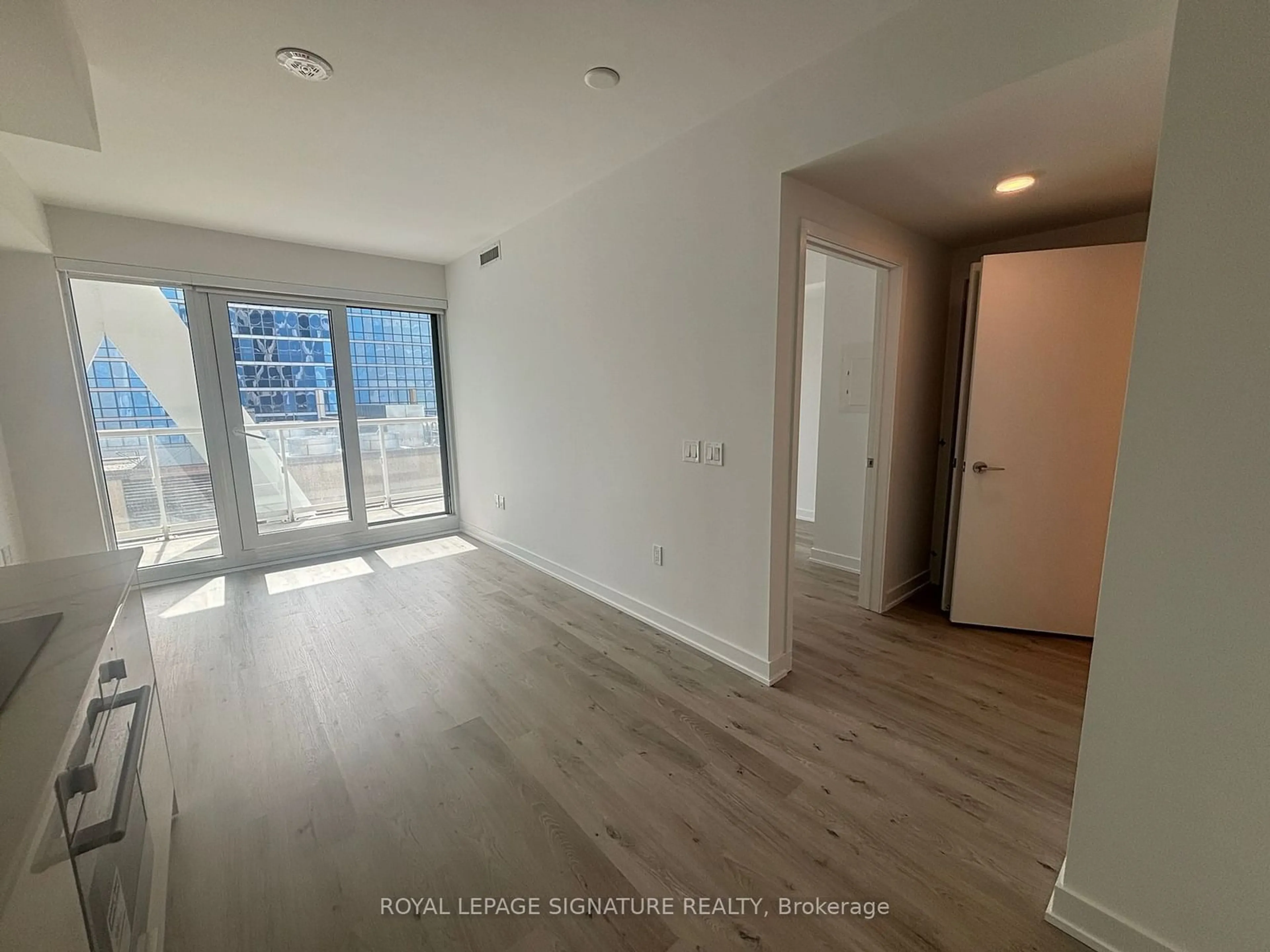 A pic of a room for 234 Simcoe St #1815, Toronto Ontario M5T 1T4