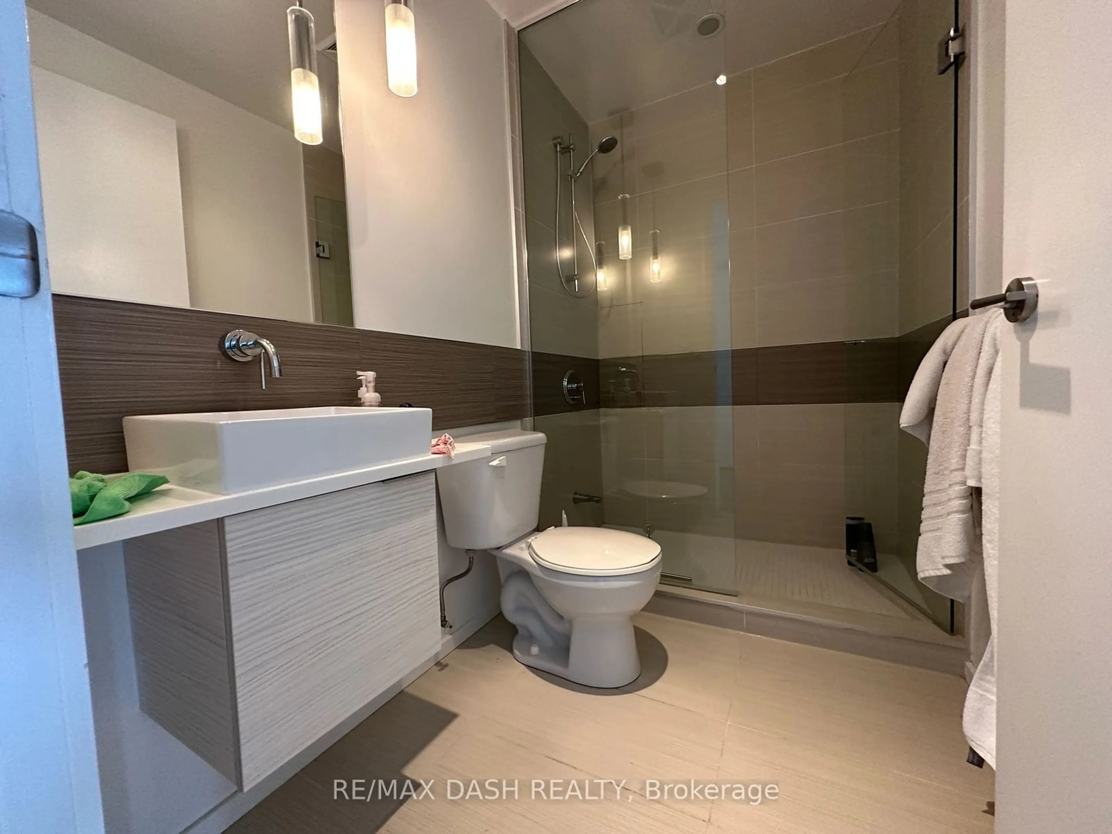 Standard bathroom, ceramic floors for 8 Charlotte St #2405, Toronto Ontario M5V 0K4