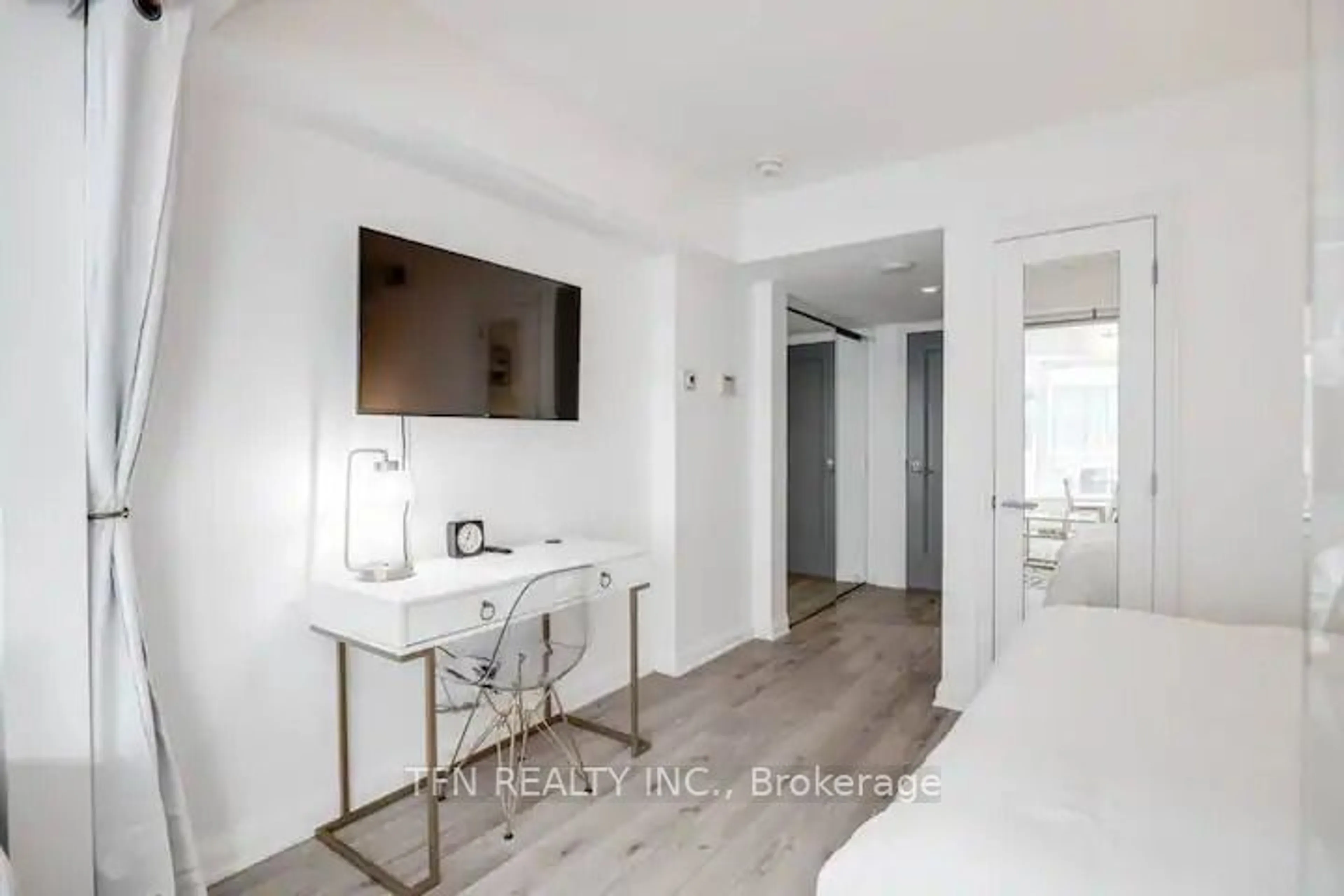 A pic of a room for 155 Yorkville Ave #2910, Toronto Ontario M5R 0B4