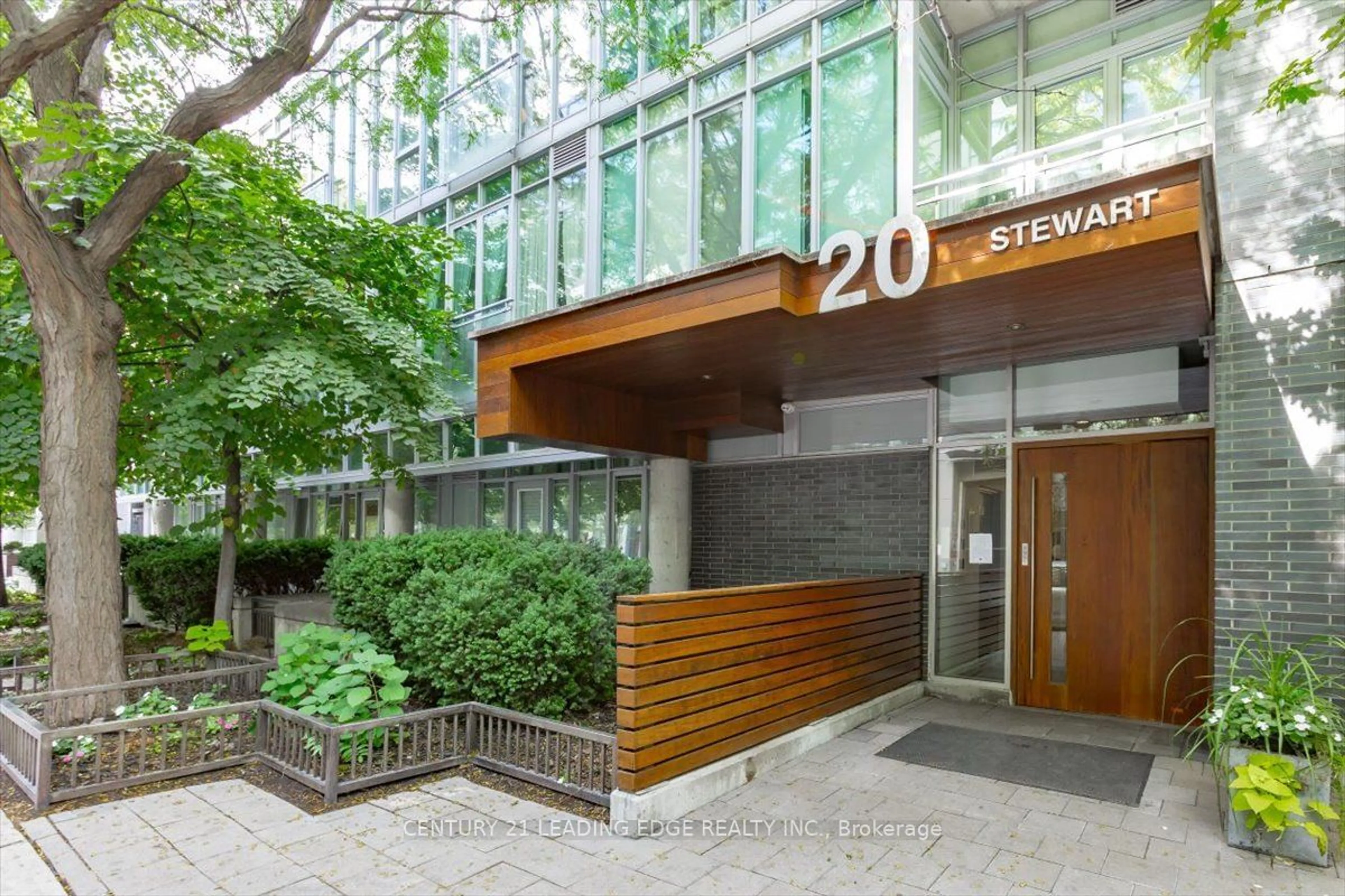 Indoor foyer for 20 STEWART St #207, Toronto Ontario M5V 1H6