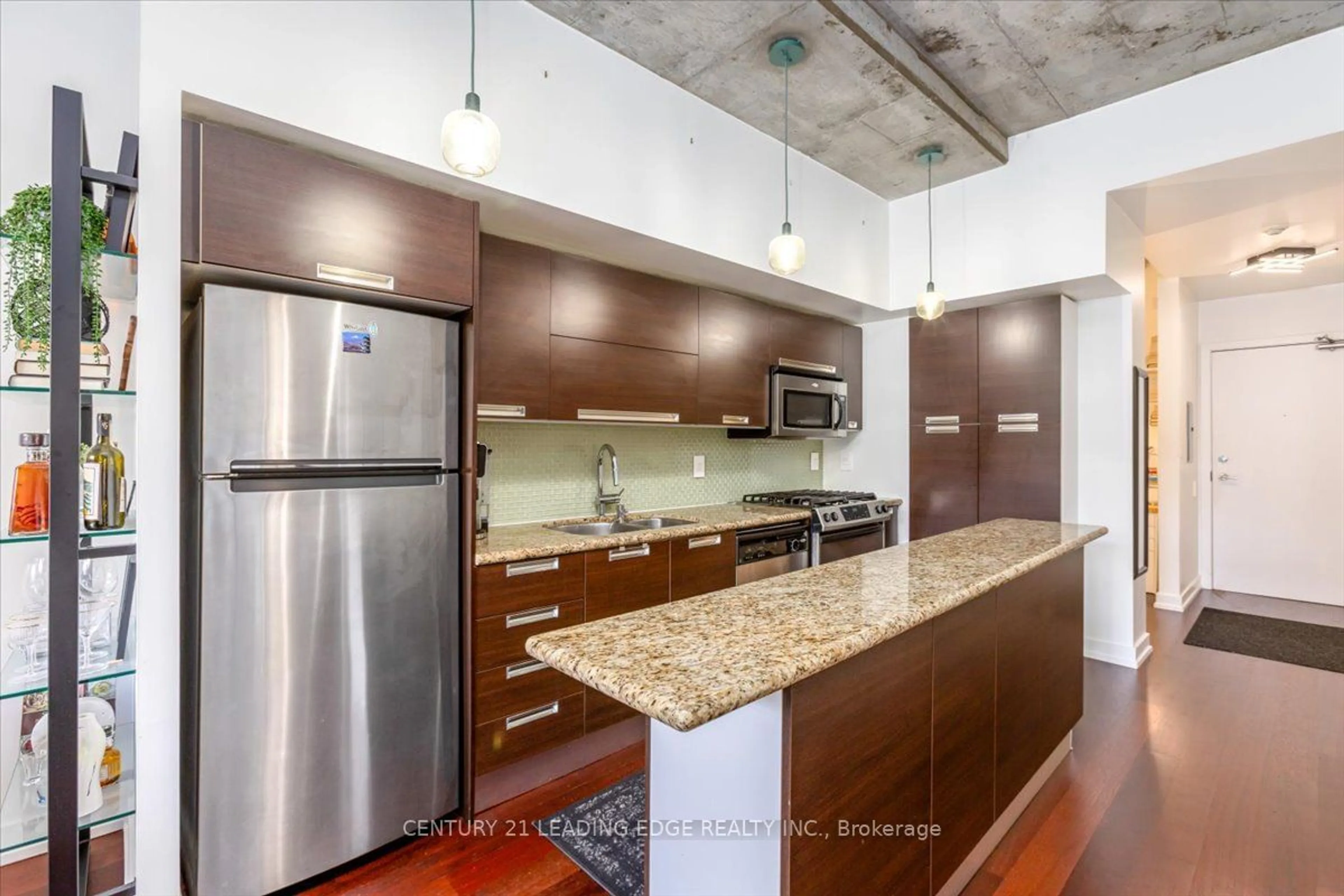 Standard kitchen for 20 STEWART St #207, Toronto Ontario M5V 1H6