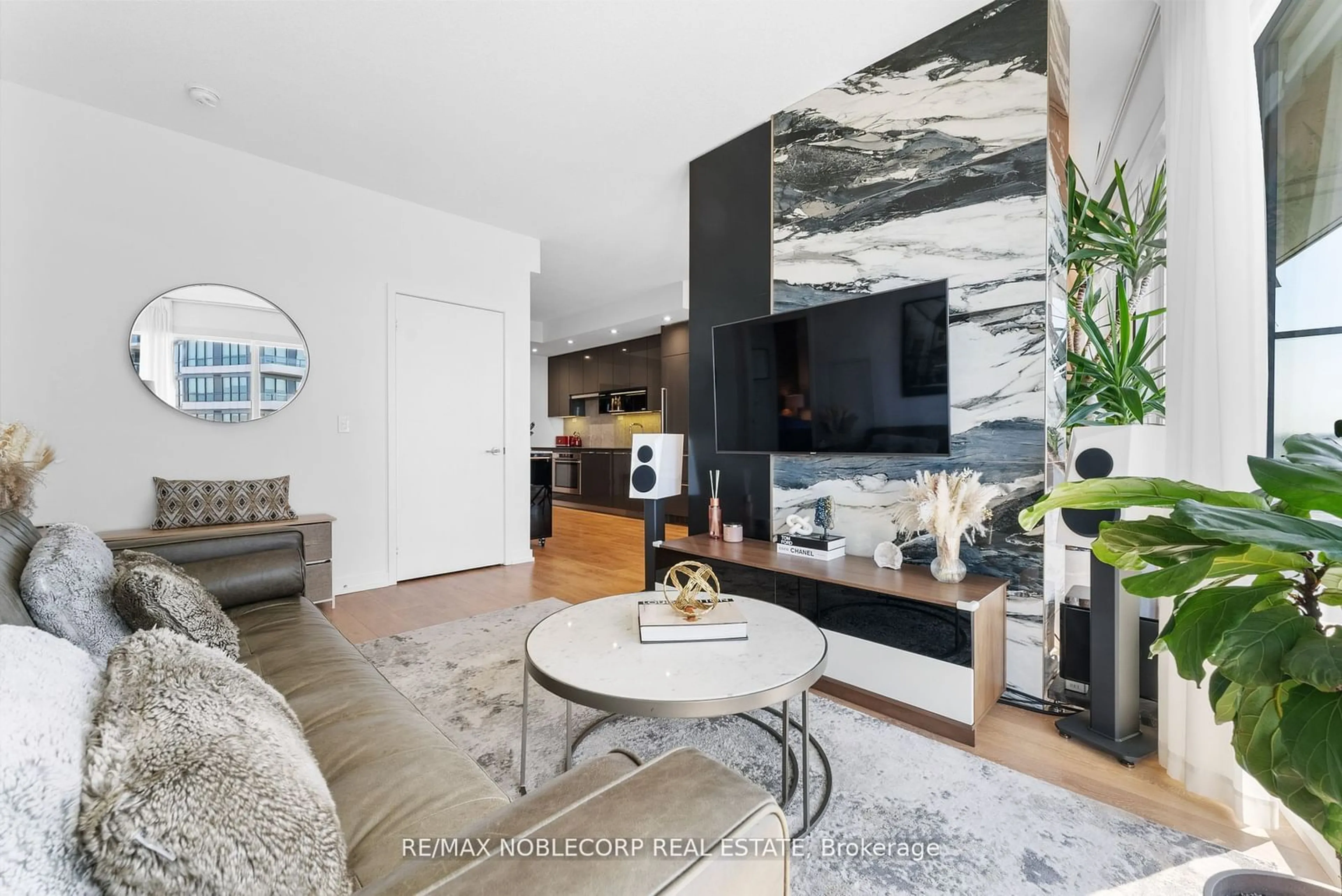 Living room for 117 MCMAHON Dr #3008, Toronto Ontario M2K 0E4