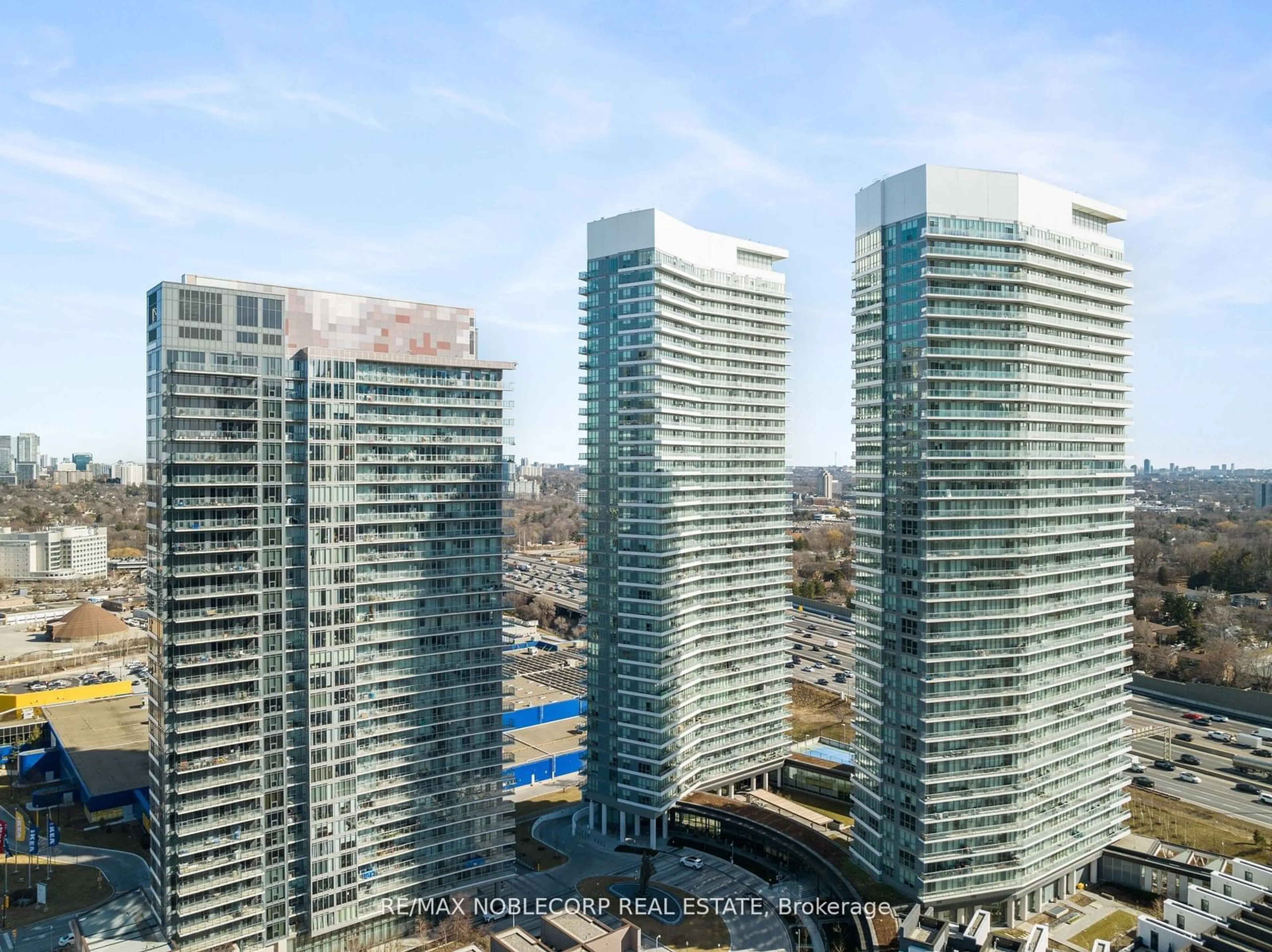 A pic from exterior of the house or condo for 117 MCMAHON Dr #3008, Toronto Ontario M2K 0E4