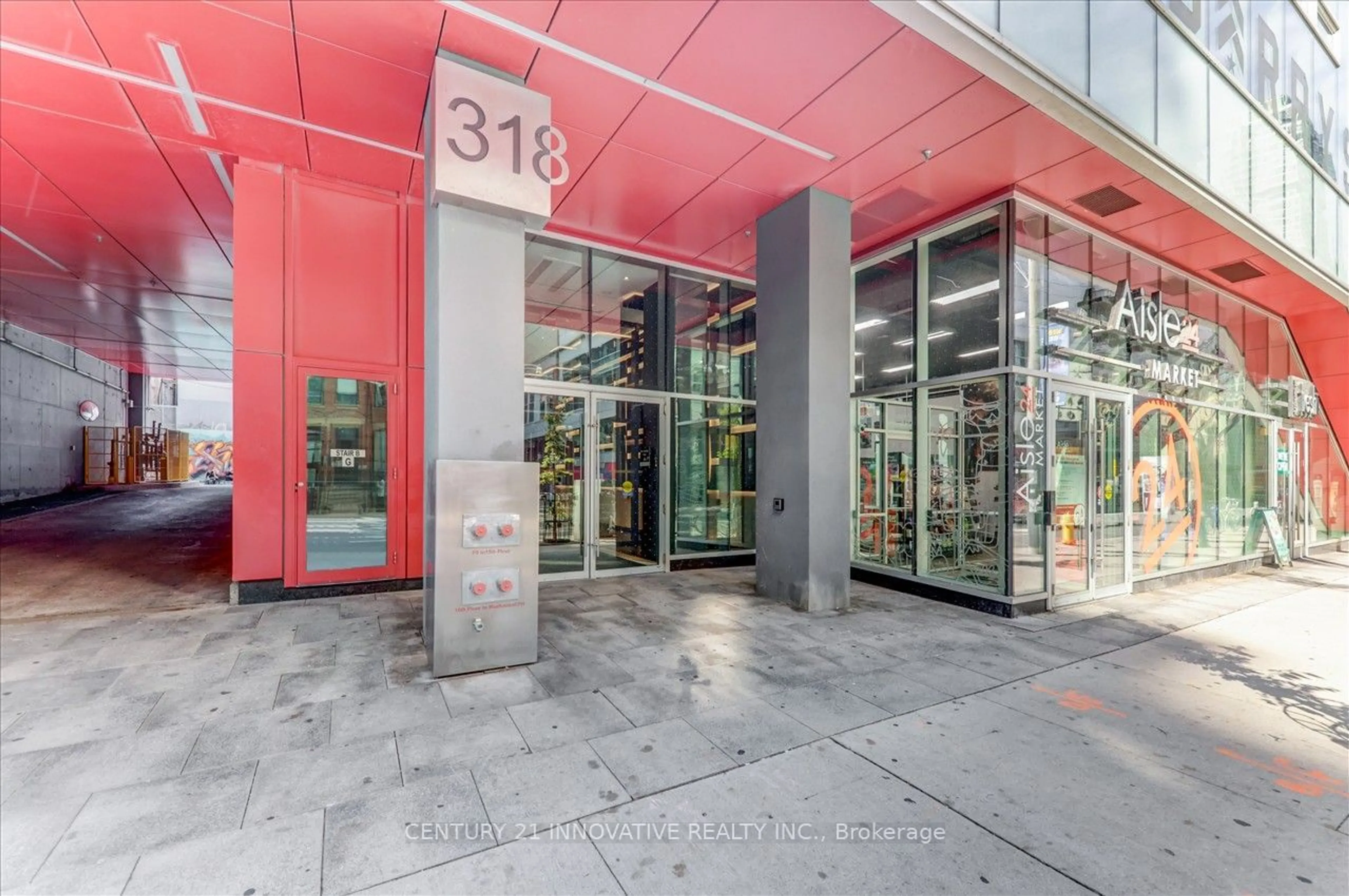 Indoor foyer for 318 Richmond St #1711, Toronto Ontario M5V 1X2