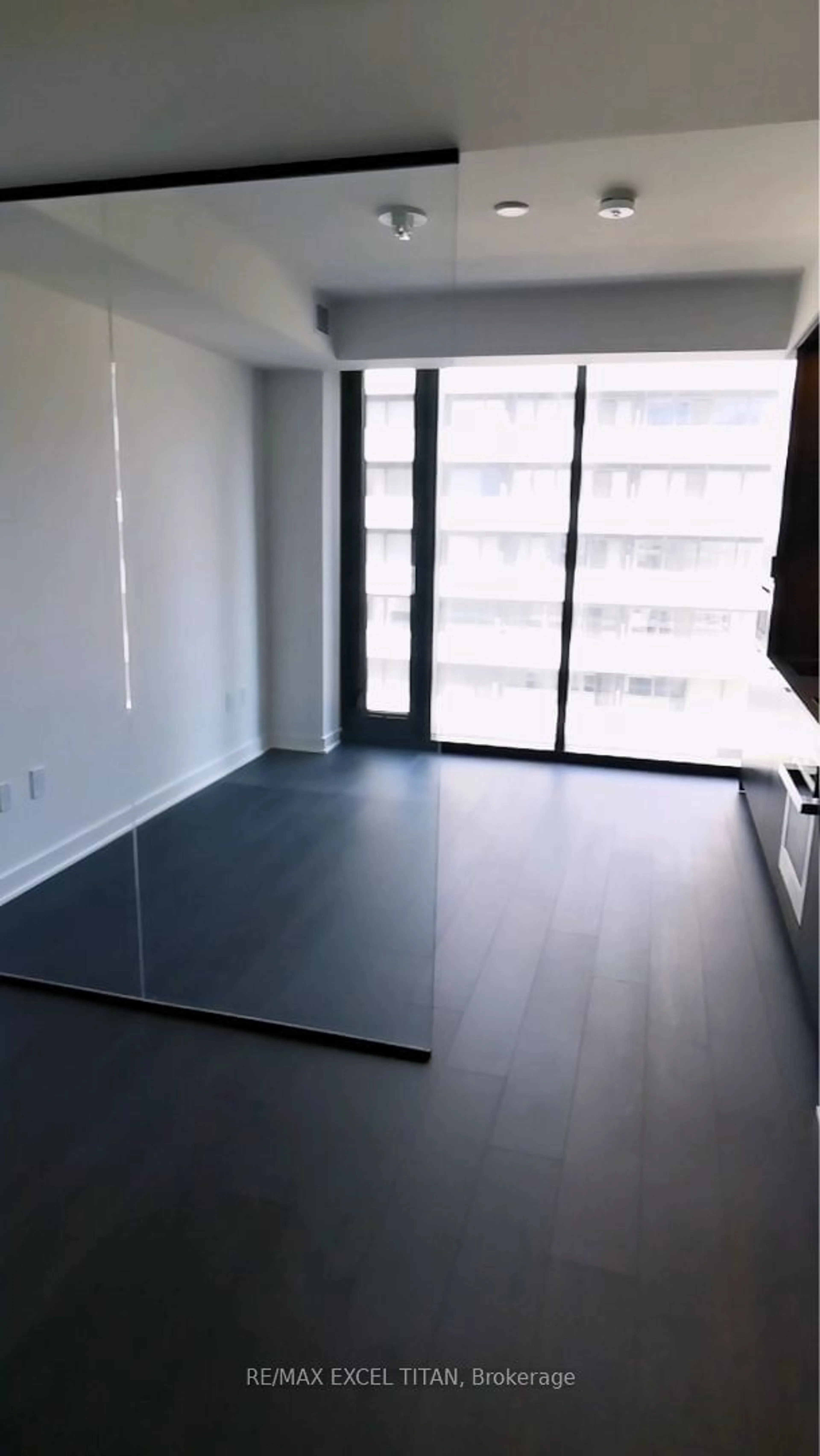 A pic of a room for 55 Charles St #816, Toronto Ontario M4Y 0J1