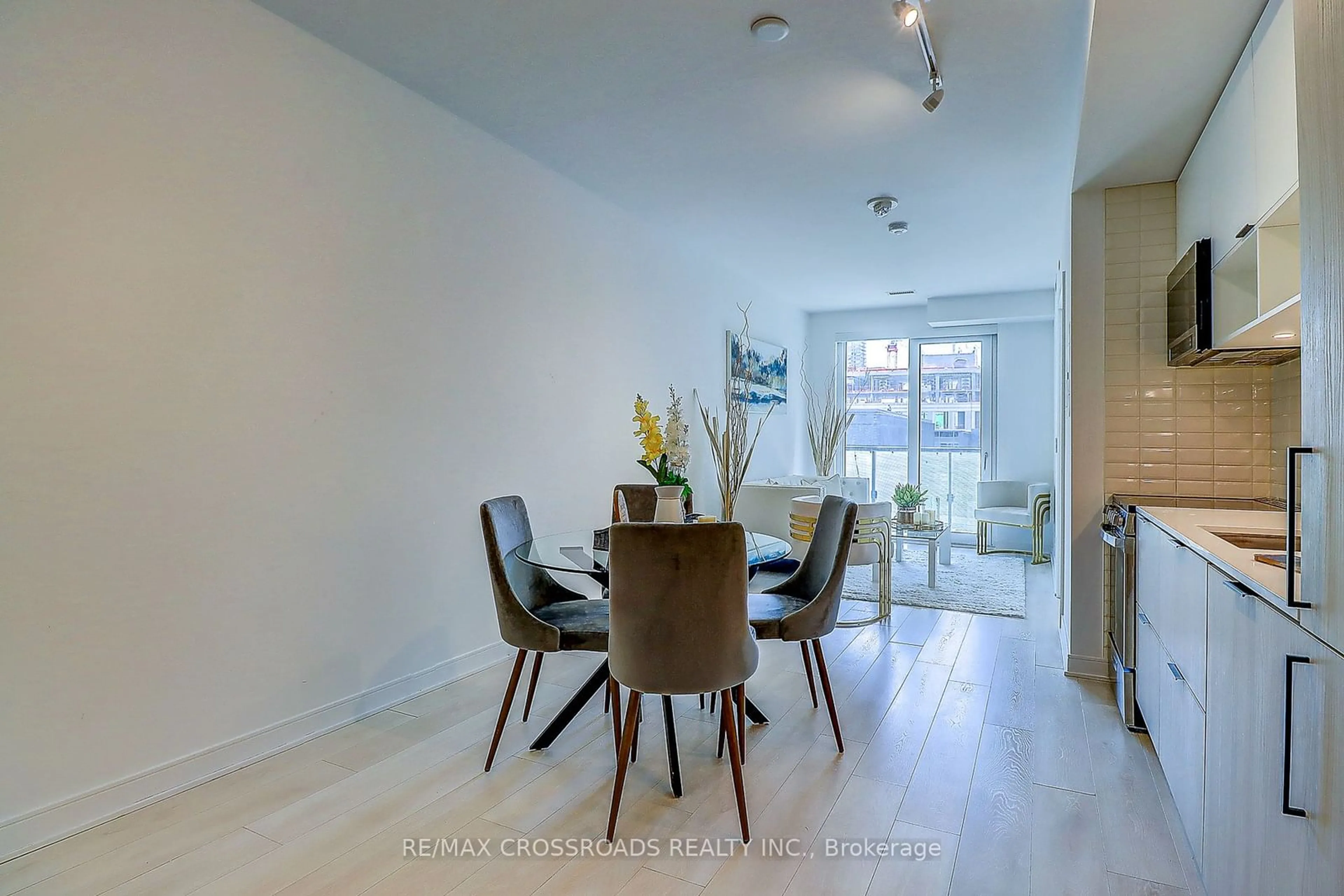 Dining room for 35 Rolling Mill Rd #N568, Toronto Ontario M5A 0V6