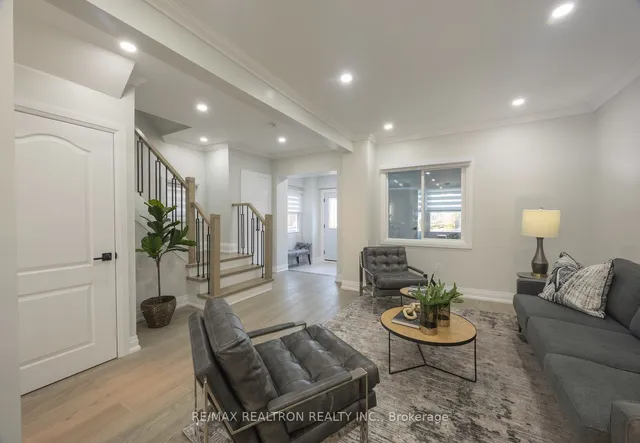 Additional property image - 376 Northcliffe Blvd