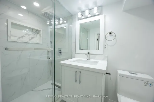 Additional property image - 376 Northcliffe Blvd