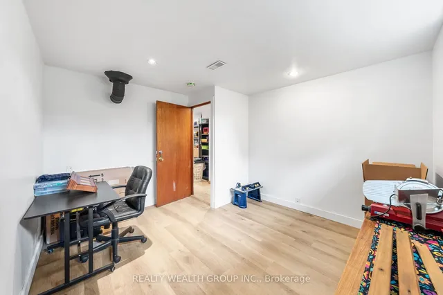 Additional property image - 5 Pynford Cres