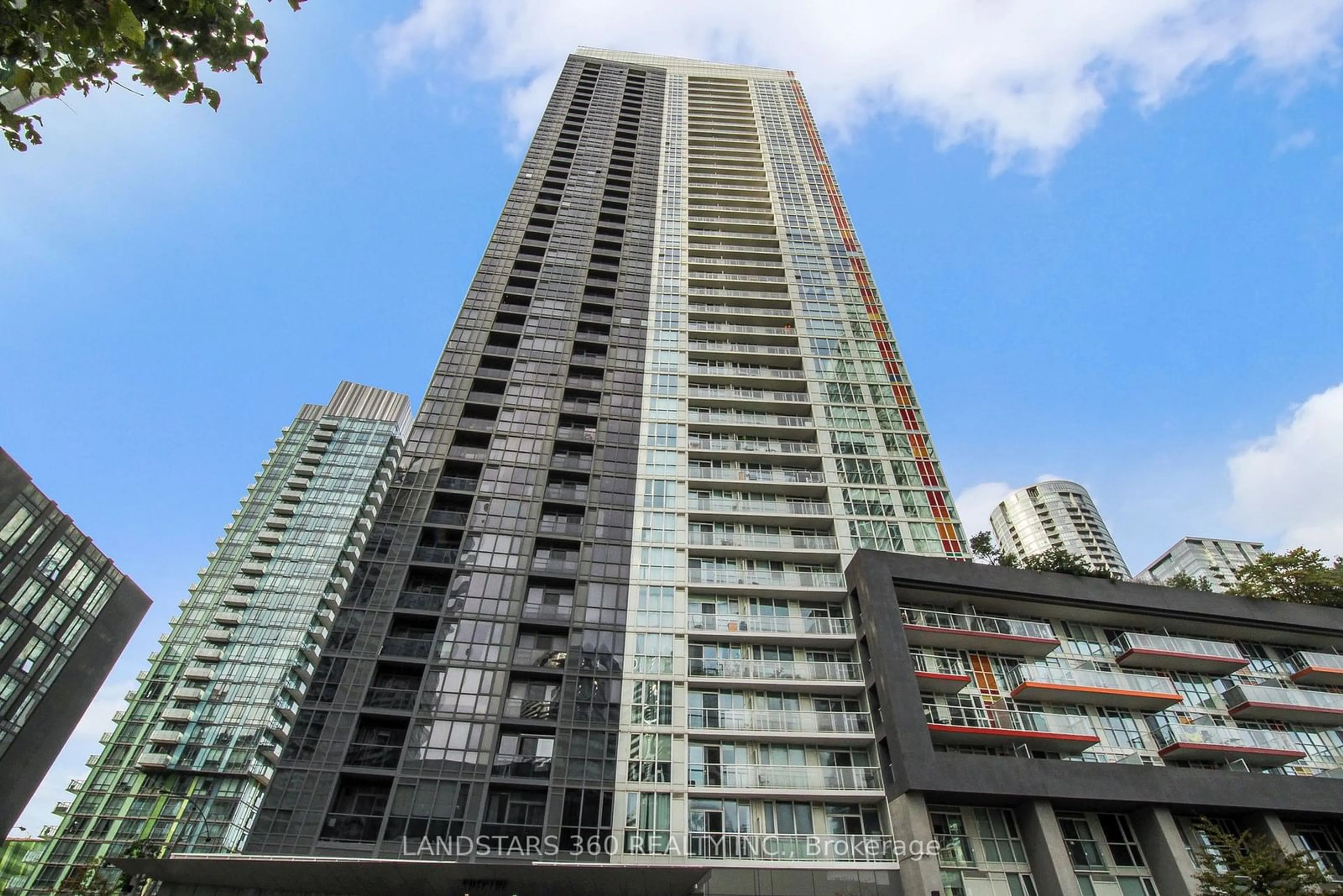 A pic from exterior of the house or condo for 85 Queens Wharf Rd #501, Toronto Ontario M5V 0J9