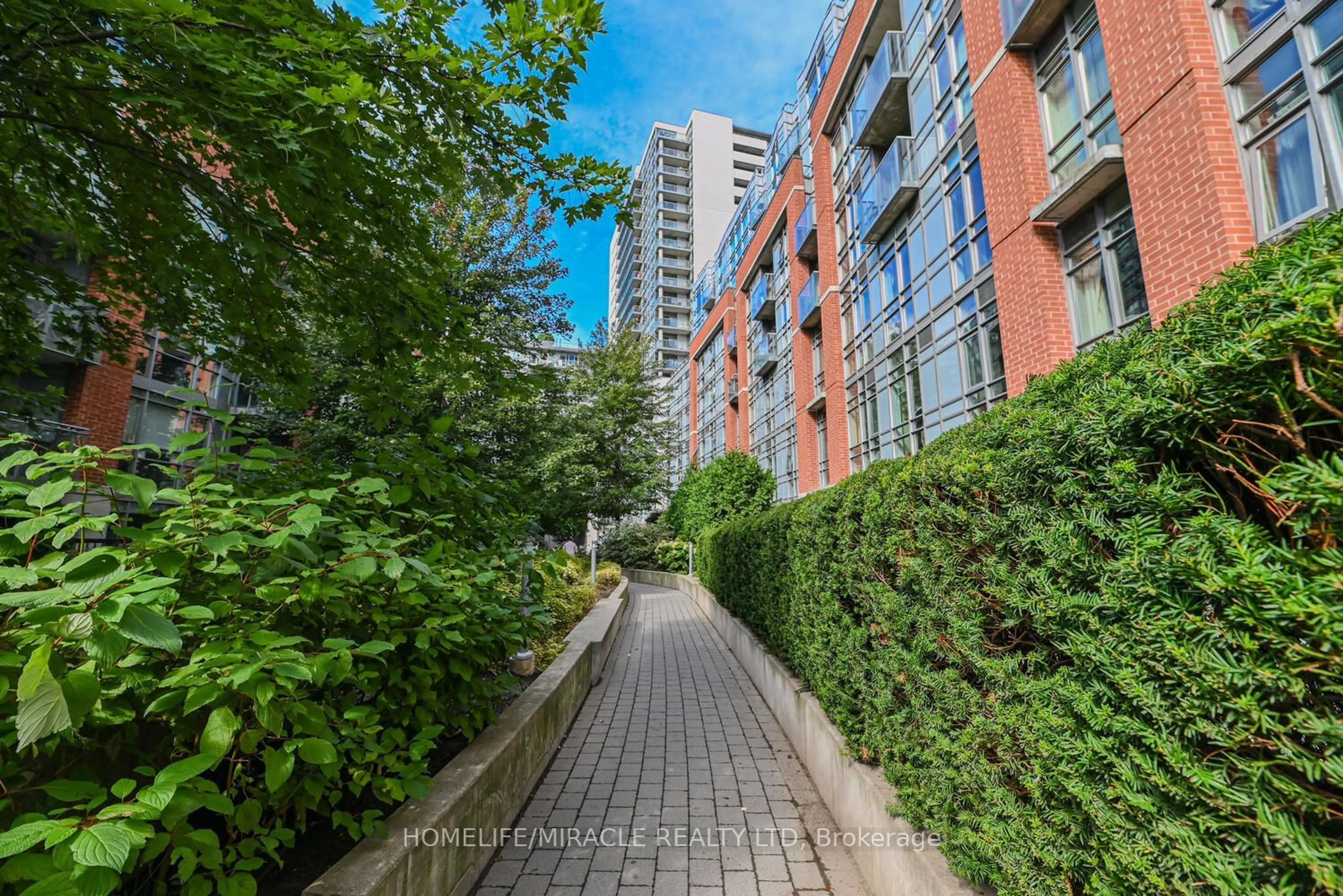 A pic from exterior of the house or condo for 150 Sudbury St #1616, Toronto Ontario M6J 3S8