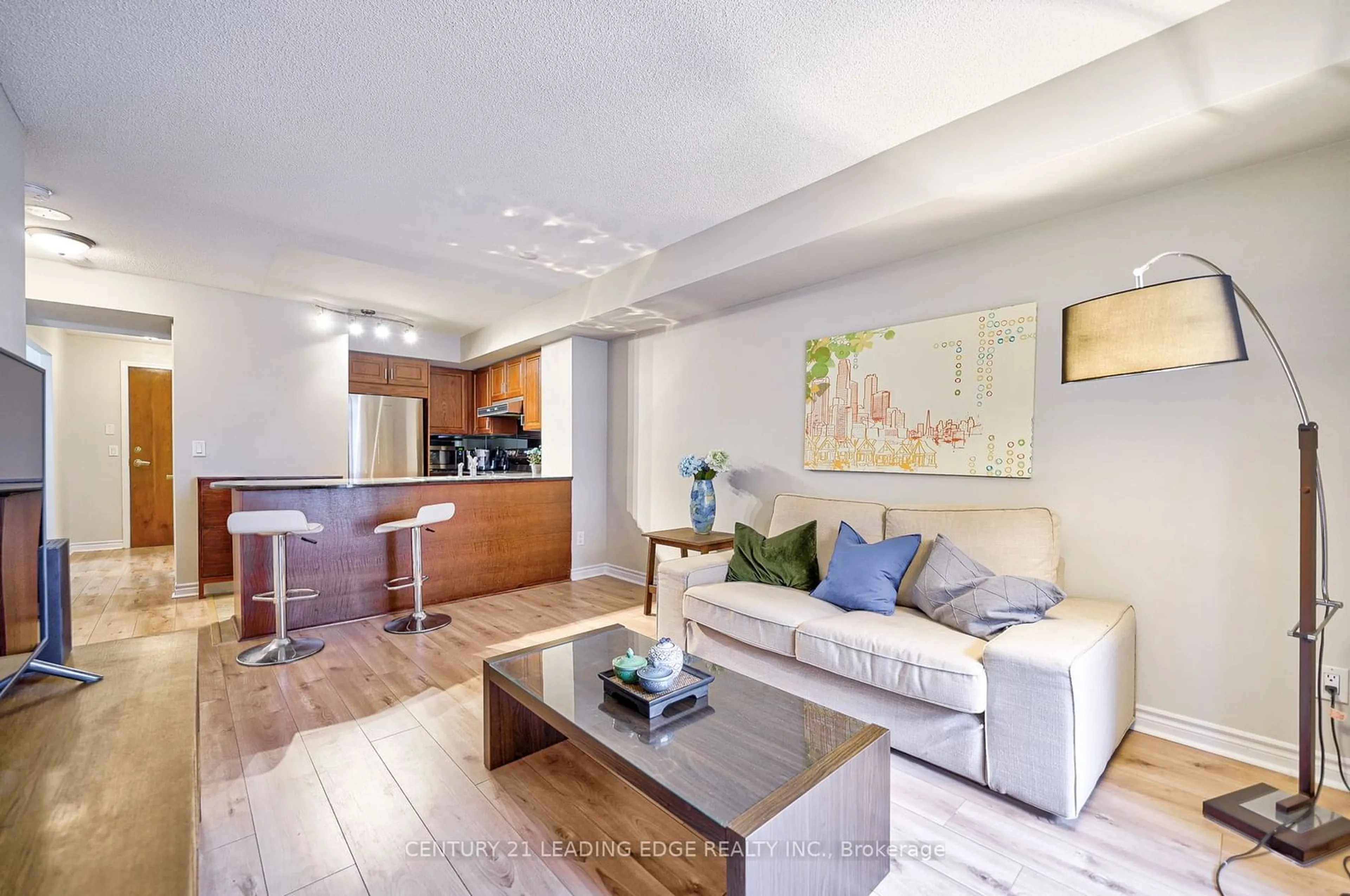 Living room for 18 Kenaston Gdns #309, Toronto Ontario M2K 1G8