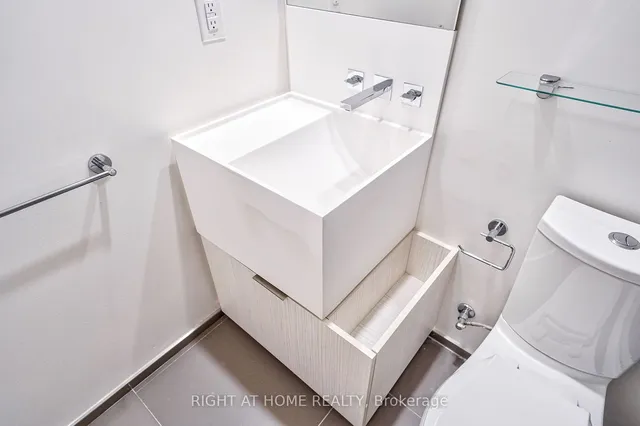 Additional image 30 of 1 bloor St Unit 6608