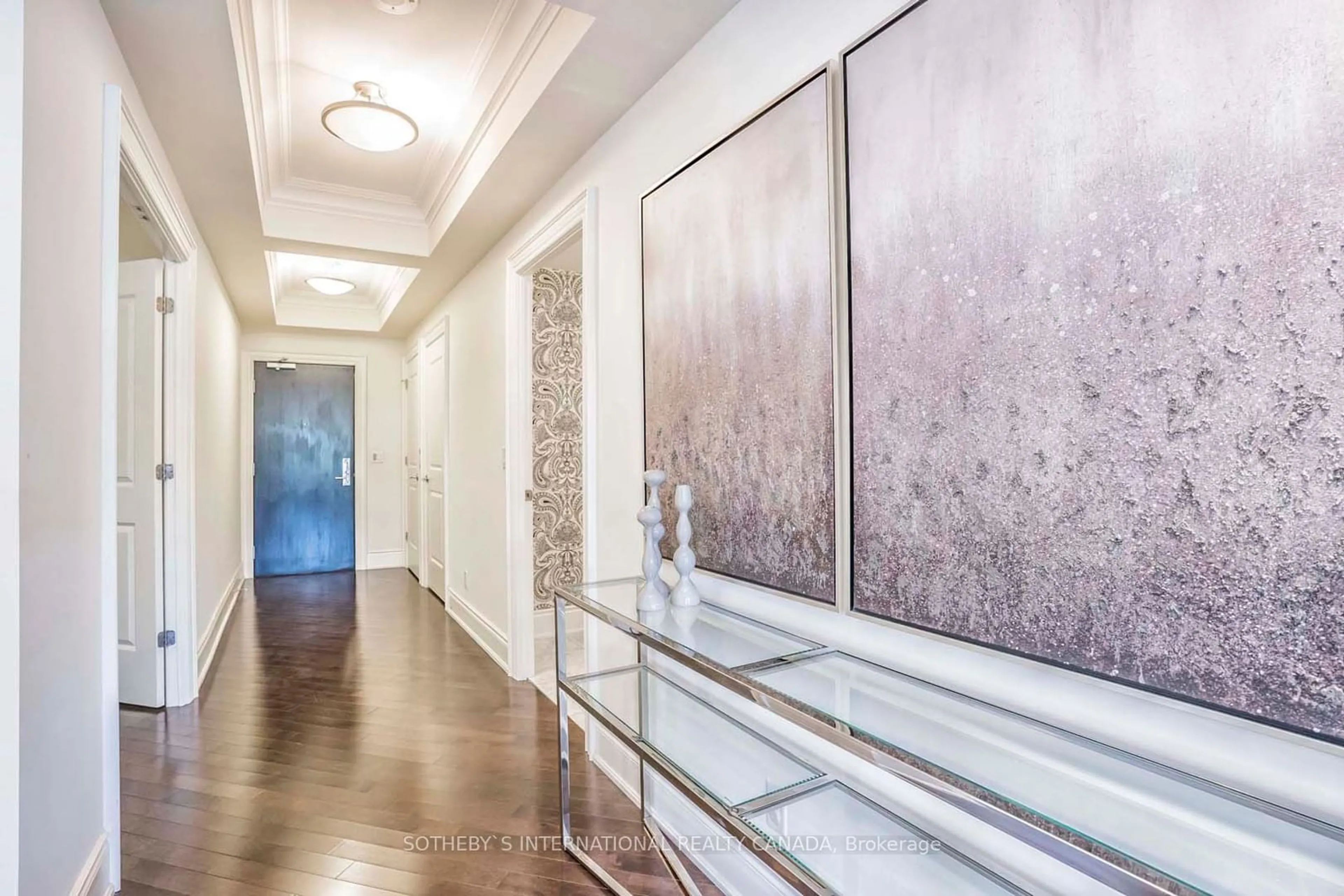 Indoor foyer, wood floors for 1717 Avenue Rd #314, Toronto Ontario M5M 0A2