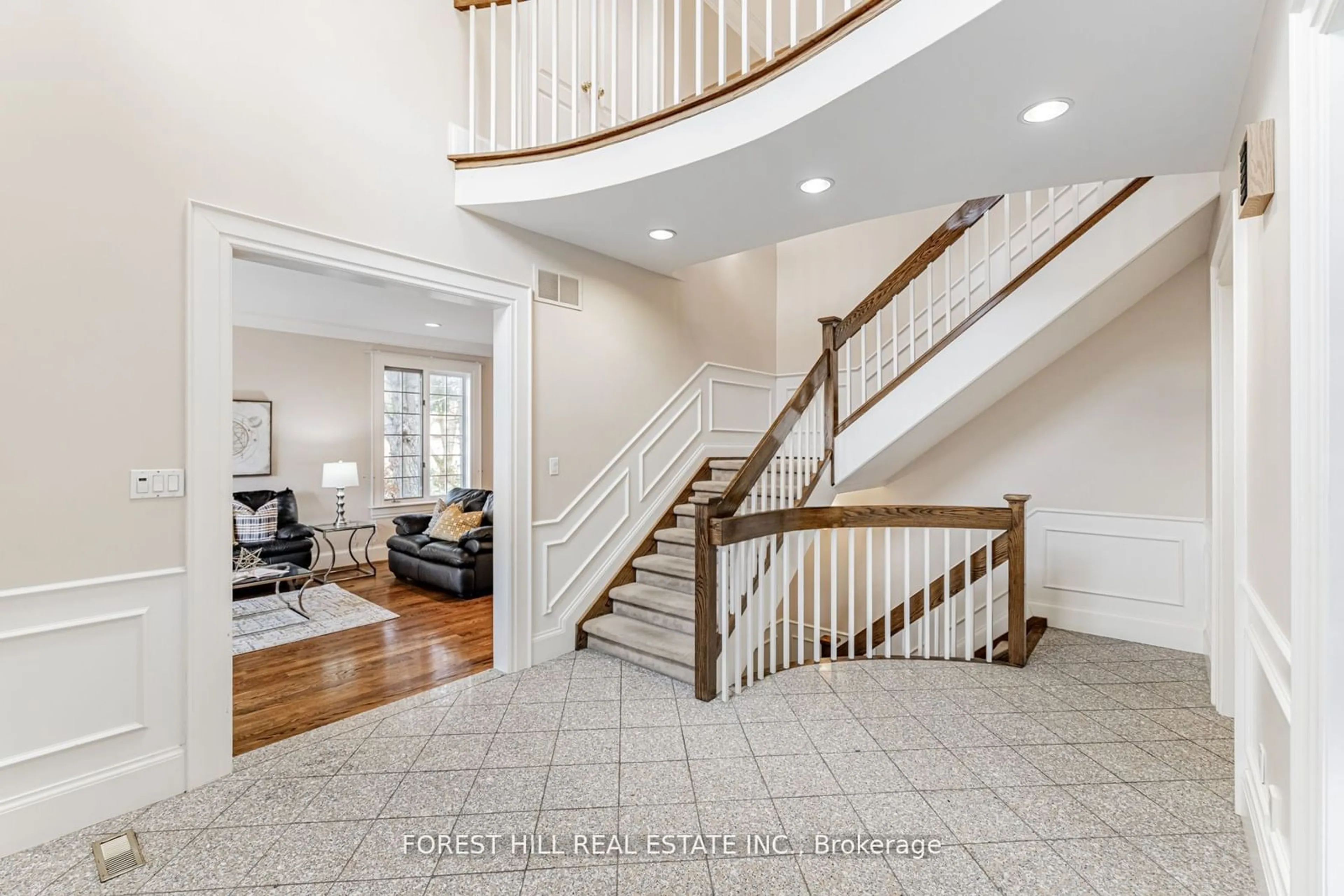 Indoor entryway, wood floors for 57 Rollscourt Dr, Toronto Ontario M2L 1X6