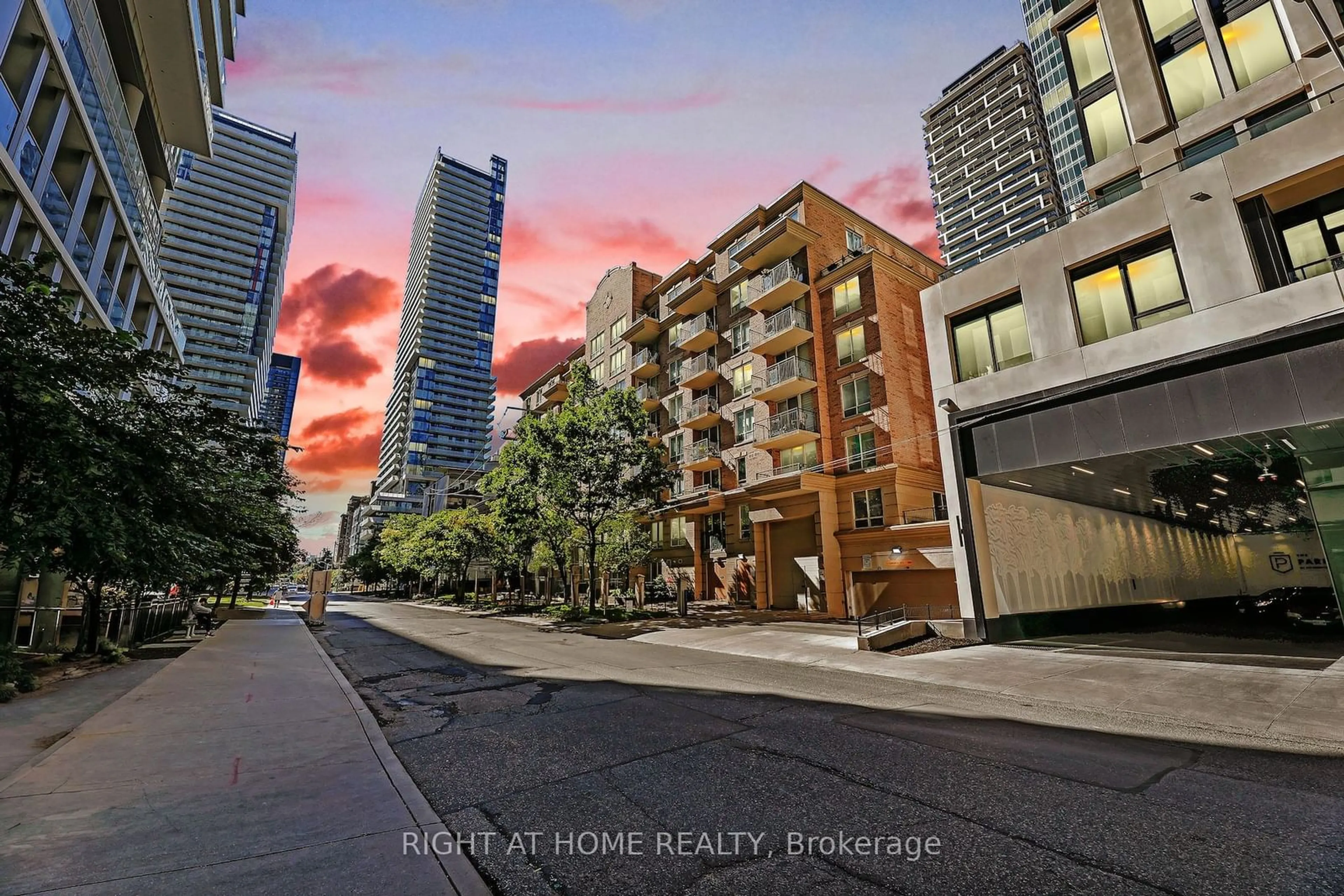 A pic from exterior of the house or condo, the view of city buildings for 188 Redpath Ave #601, Toronto Ontario M4P 3J2