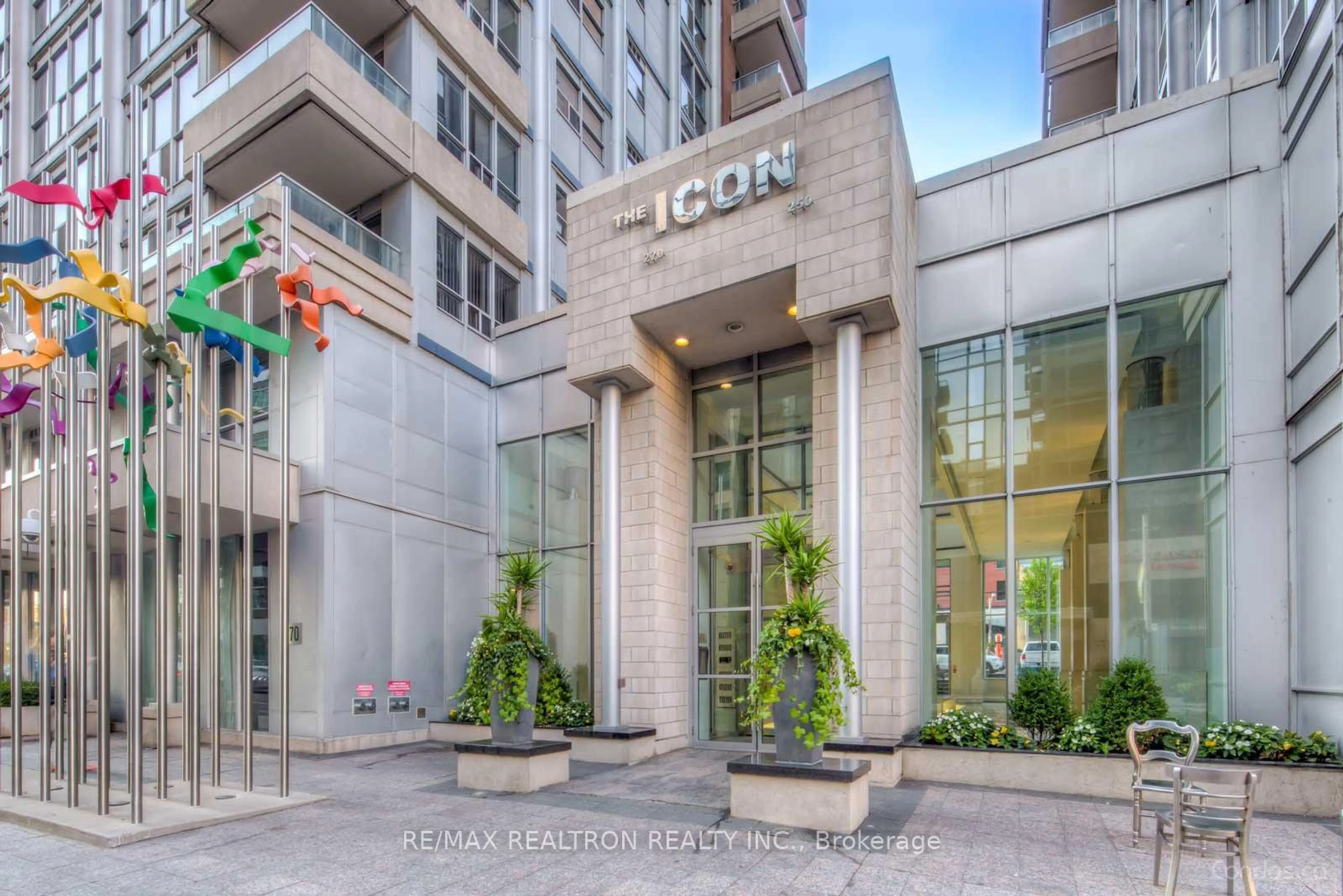 Indoor lobby for 270 Wellington St #417, Toronto Ontario M5V 3P5