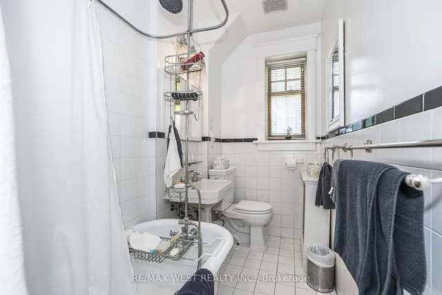 Additional property image - 9 A&B Humewood Dr
