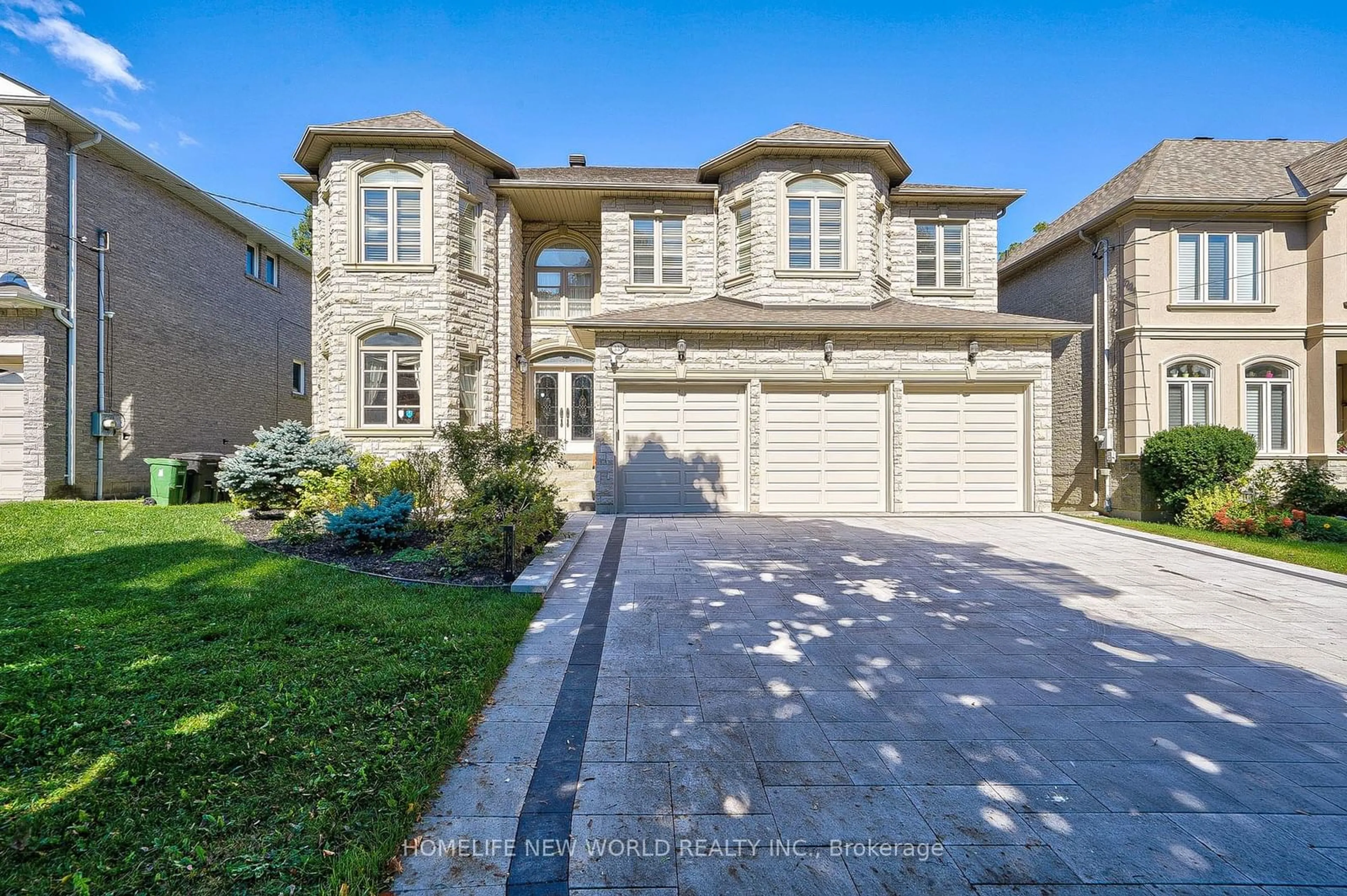 Frontside or backside of a home, the street view for 338 Byng Ave, Toronto Ontario M2N 4L5