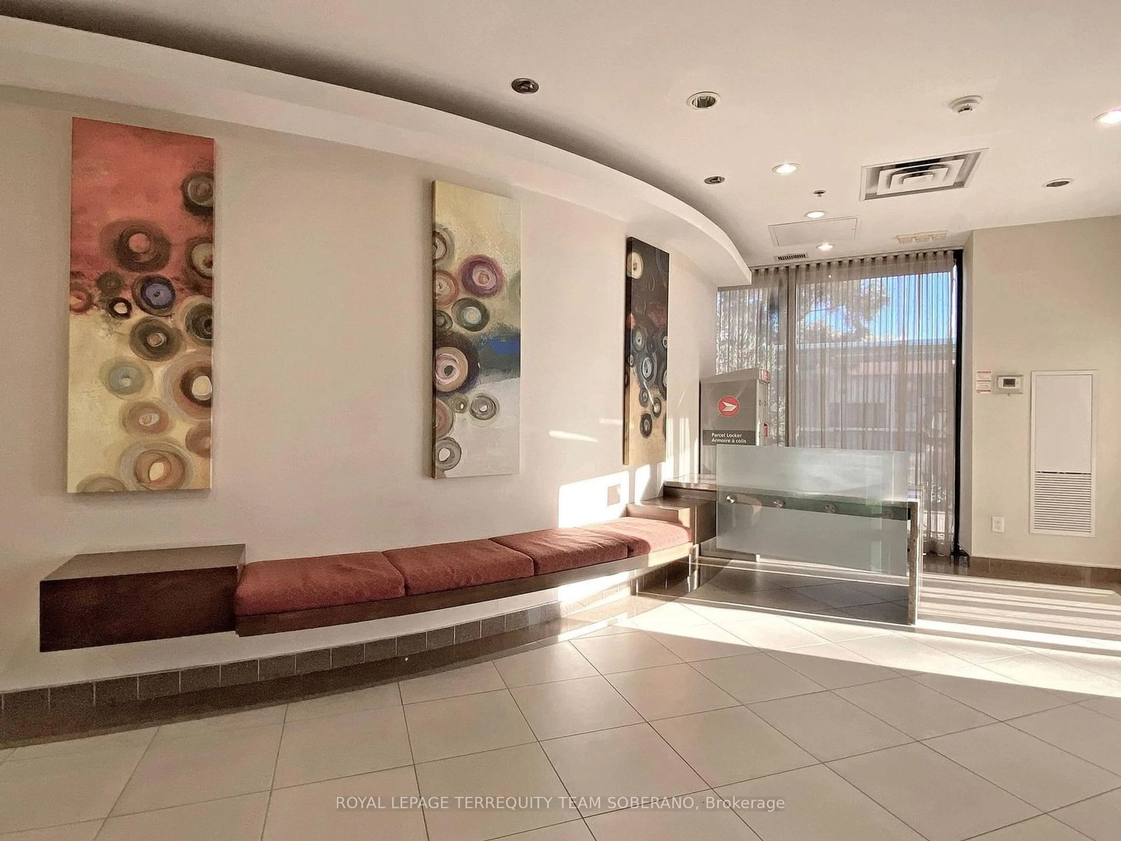 Indoor lobby for 760 Sheppard Ave #707, Toronto Ontario M3H 0B3