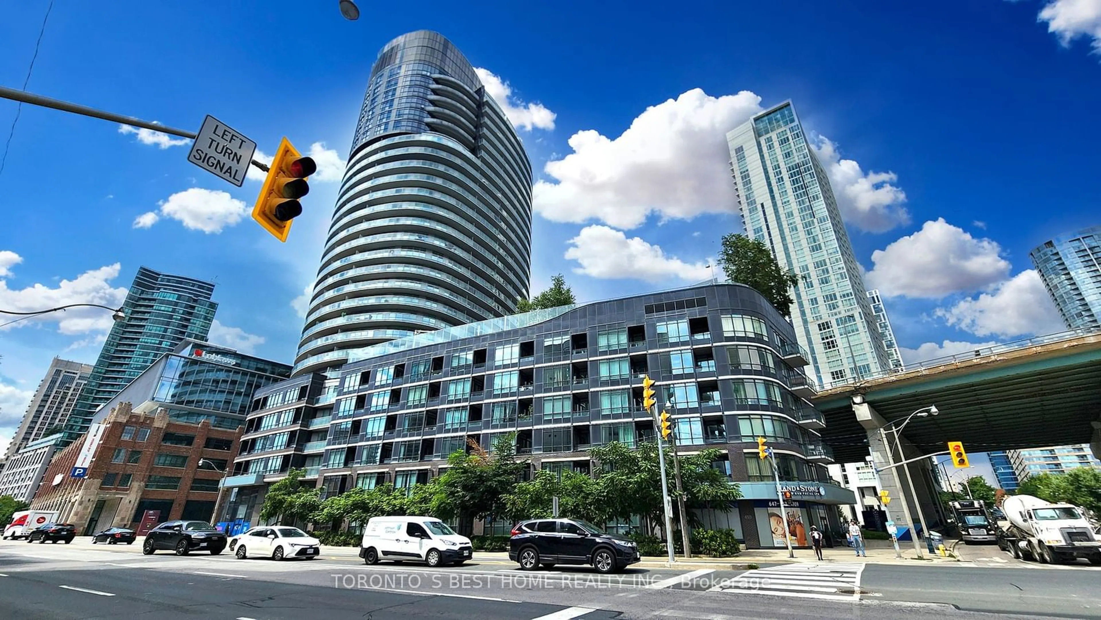 A pic from exterior of the house or condo, the view of city buildings for 38 Dan Leckie Way #816, Toronto Ontario M5V 2V6