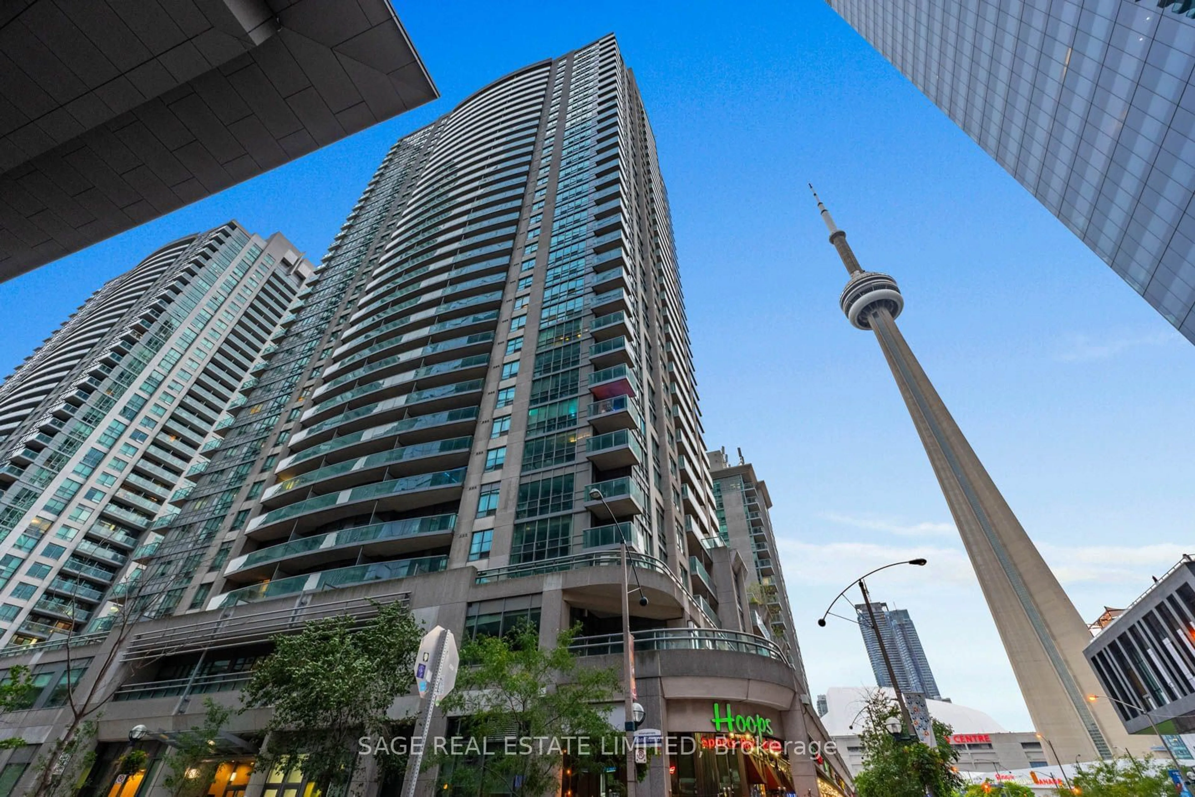 A pic from exterior of the house or condo for 30 Grand Trunk Cres #3611, Toronto Ontario M5J 3A4