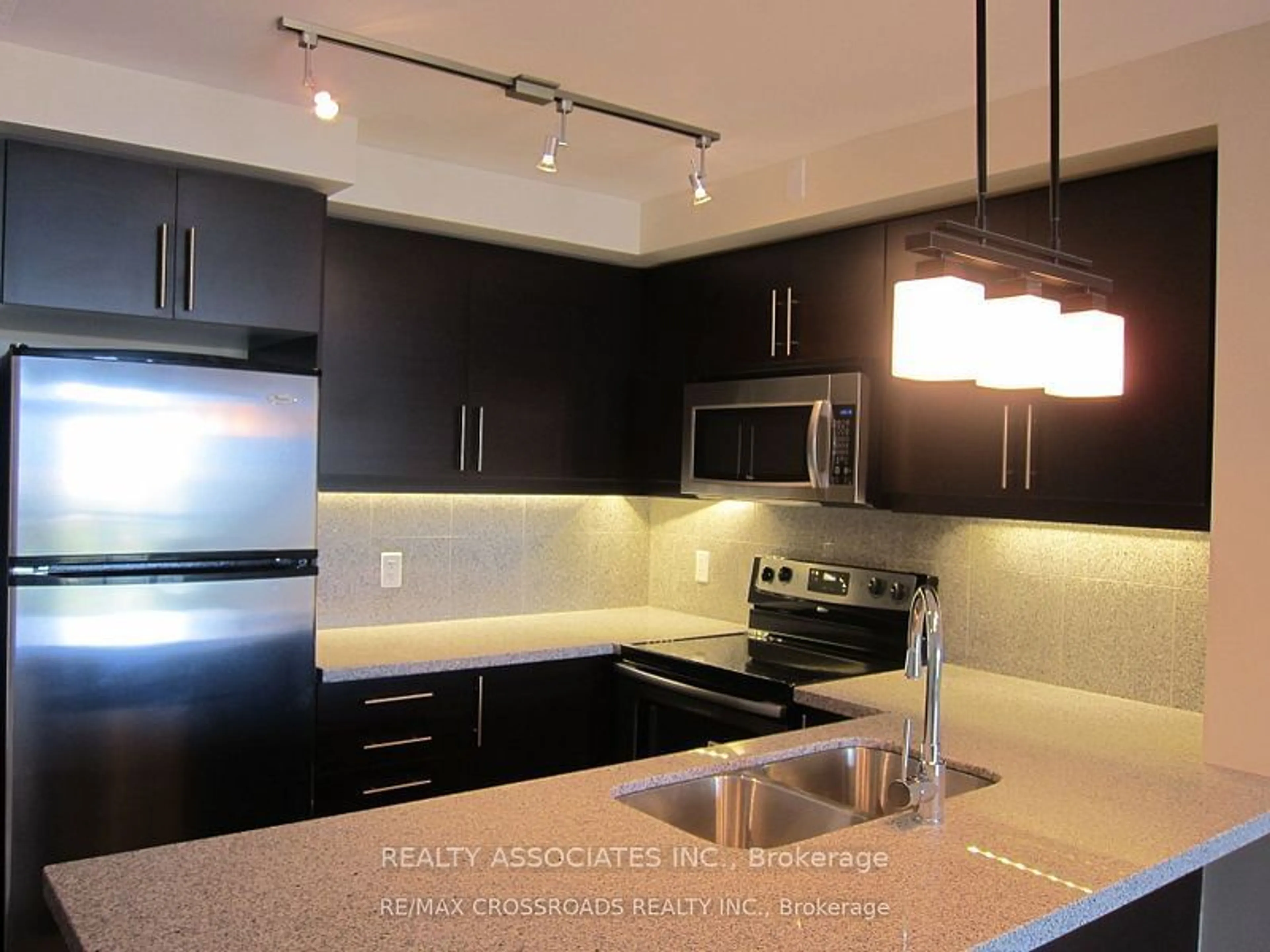 Contemporary kitchen, ceramic floors for 676 Sheppard Ave #709, Toronto Ontario M2K 3E7