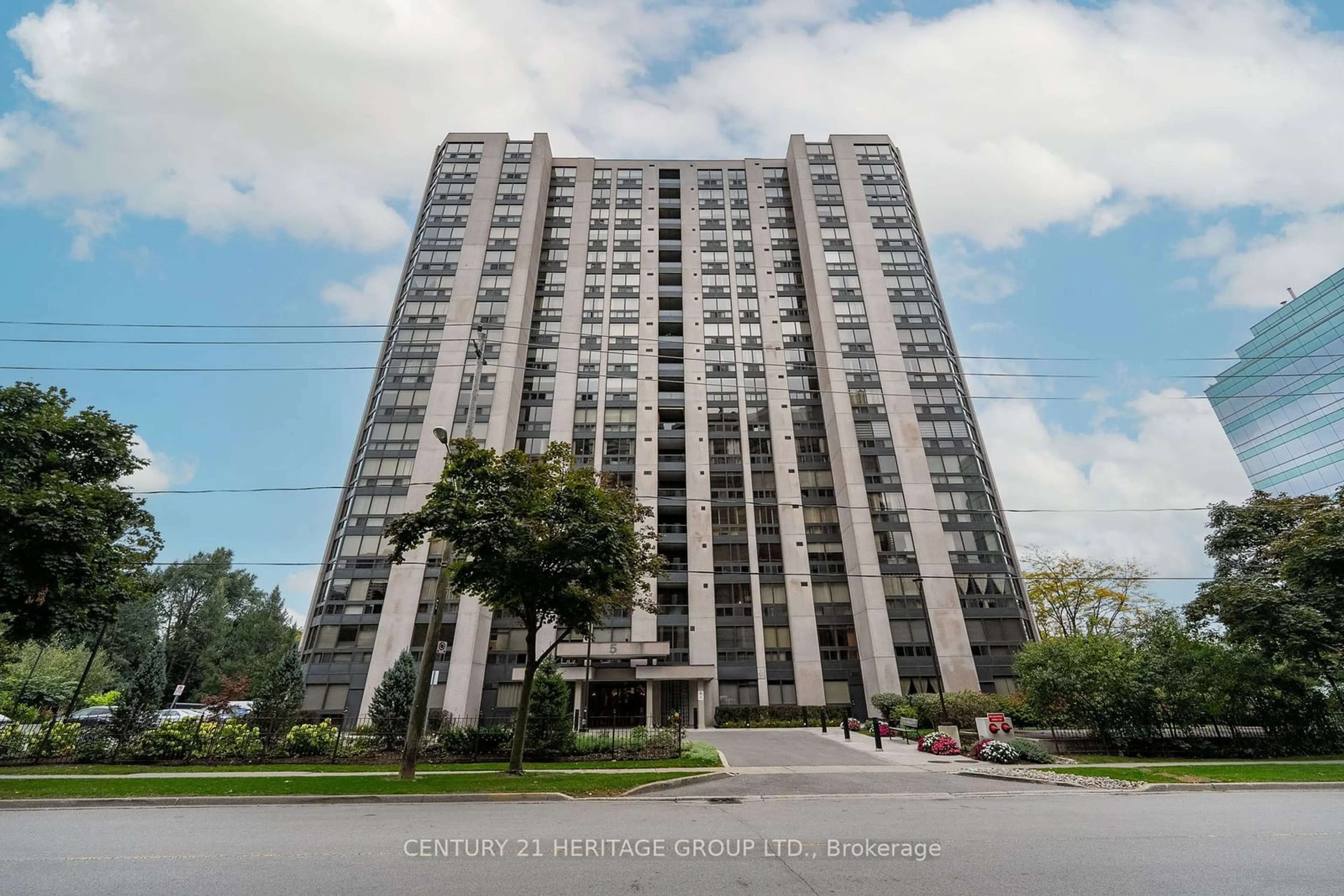 A pic from exterior of the house or condo, the front or back of building for 5 Kenneth Ave #406, Toronto Ontario M2N 6M7