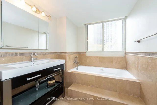 Additional property image - 5 Kenneth Ave Unit 406