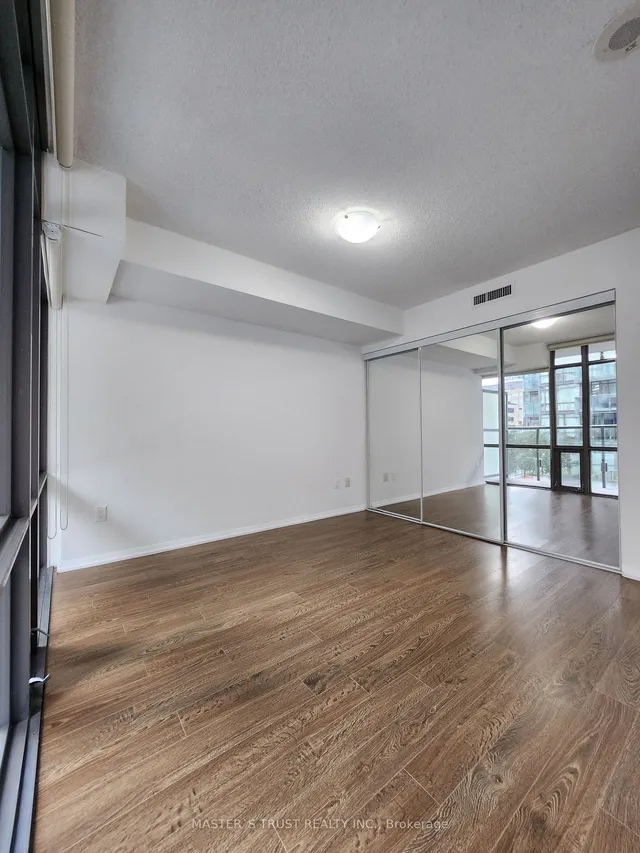 Additional property image - 37 Grosvenor St Unit 410
